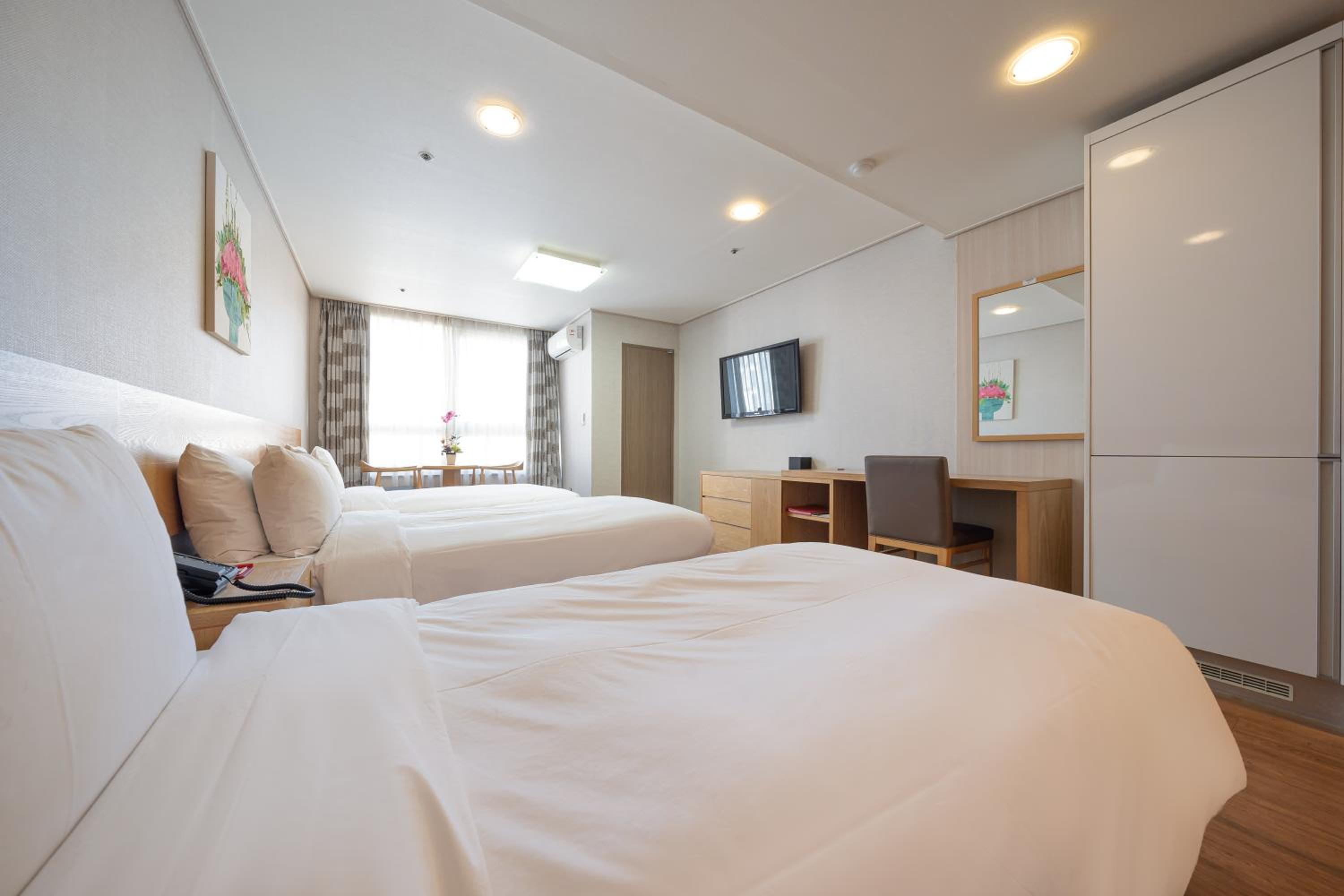 Deluxe Triple Room - Photo 4