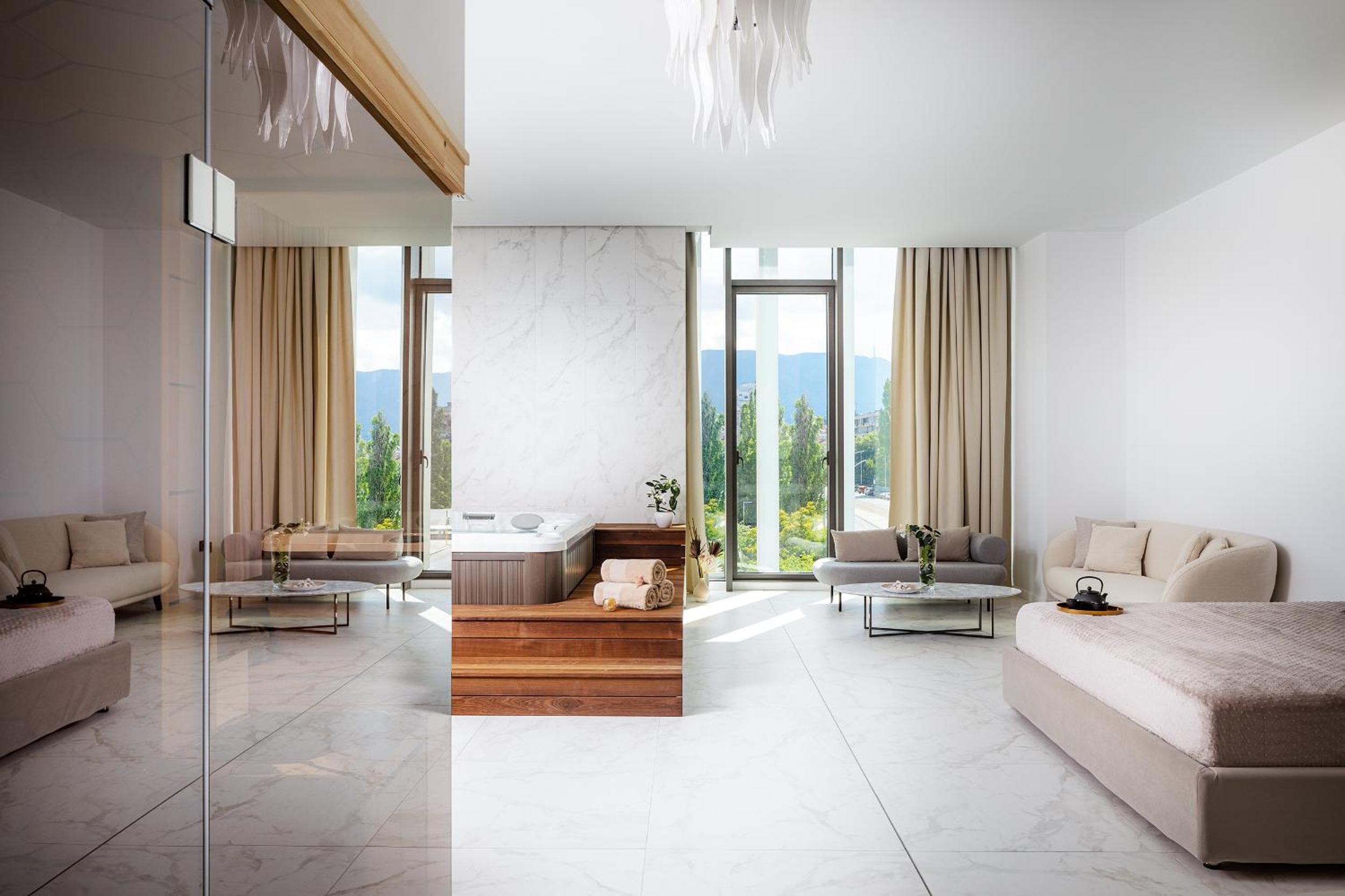 Festive Spa Suite photo 3