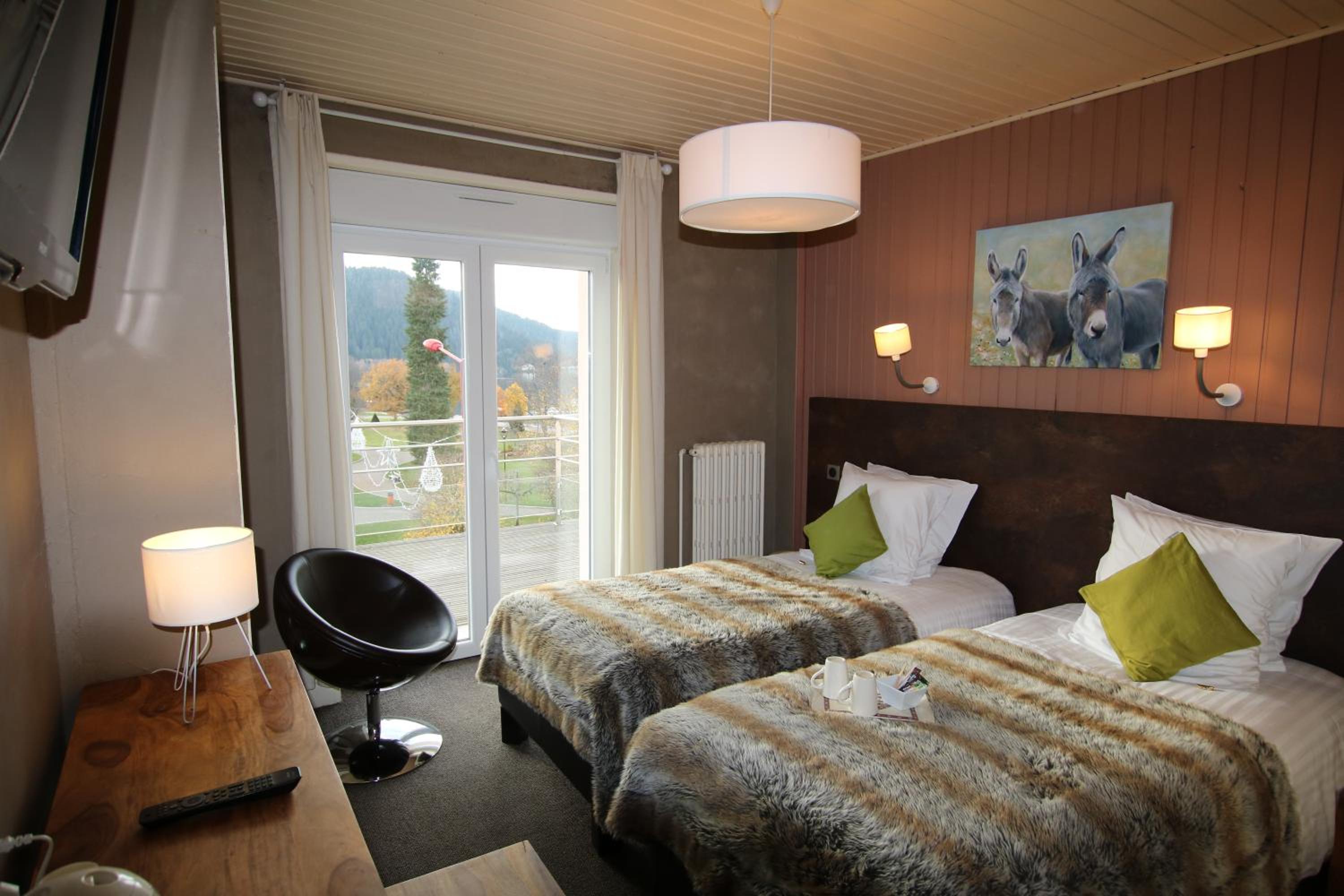 Classic Twin Room with Garden View photo 3