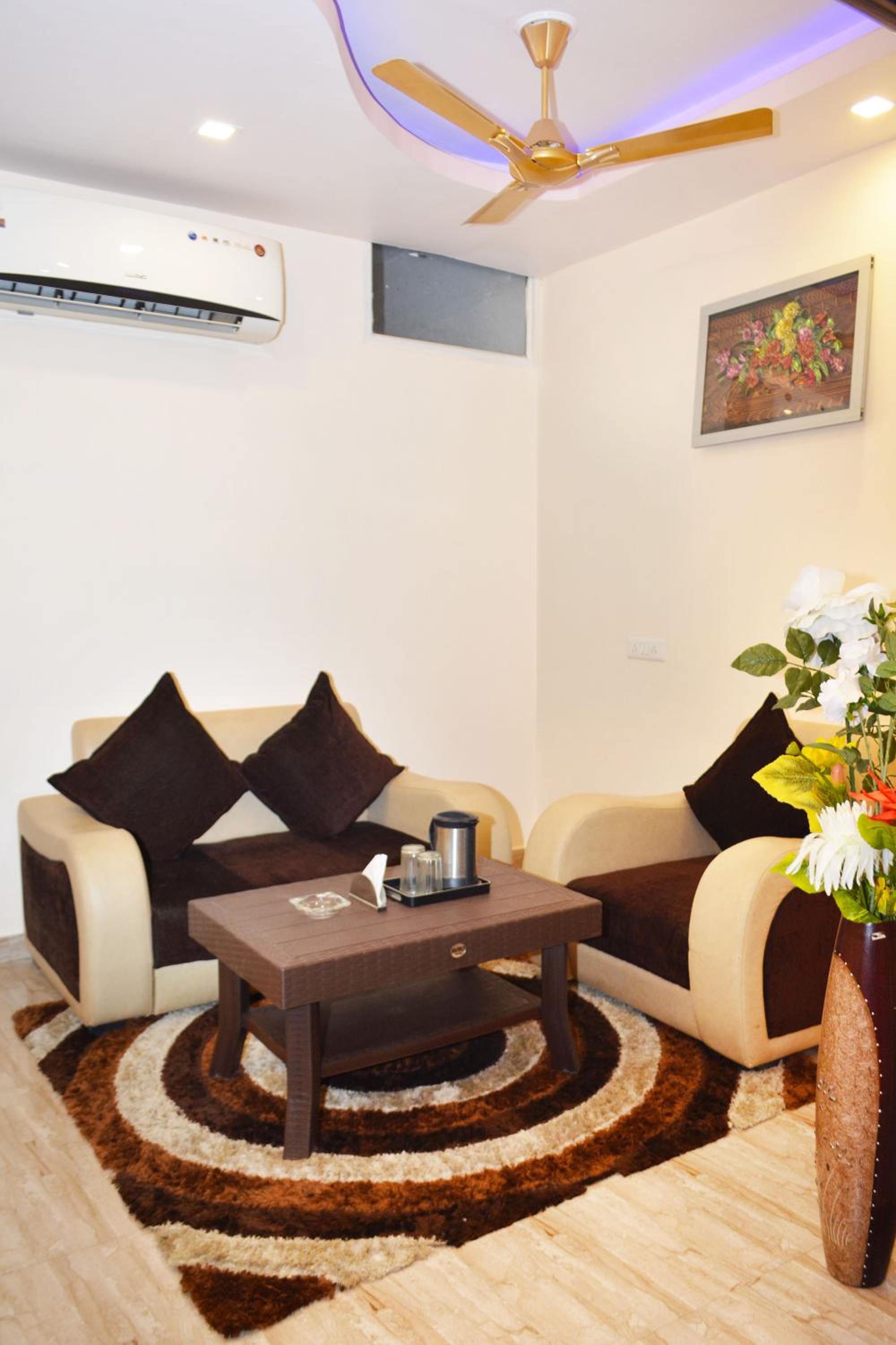 Family Room photo 1