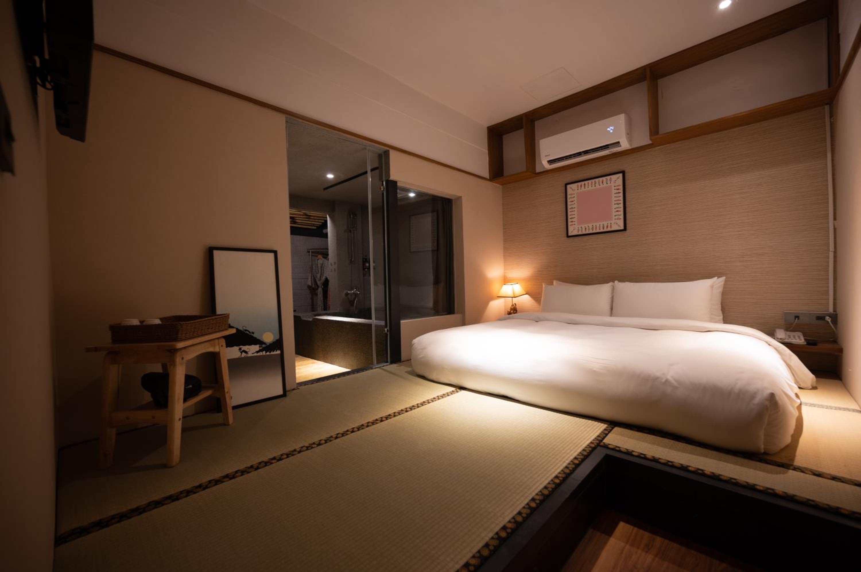Japanese-Style Room with Tatami-No Window