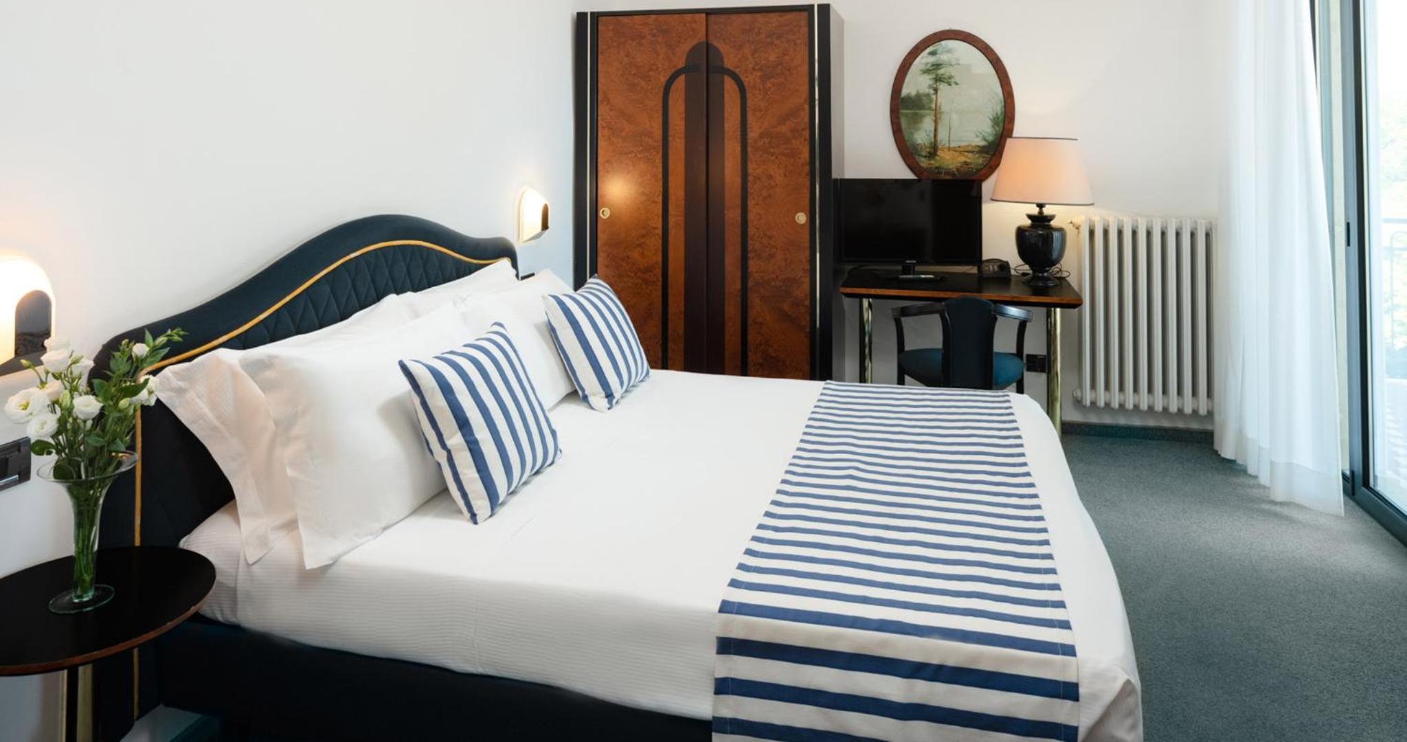 Deluxe Double Room with Balcony and Sea View photo 1