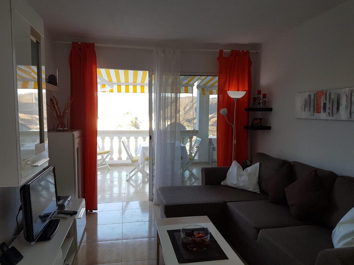Apartment with Sea View photo 2