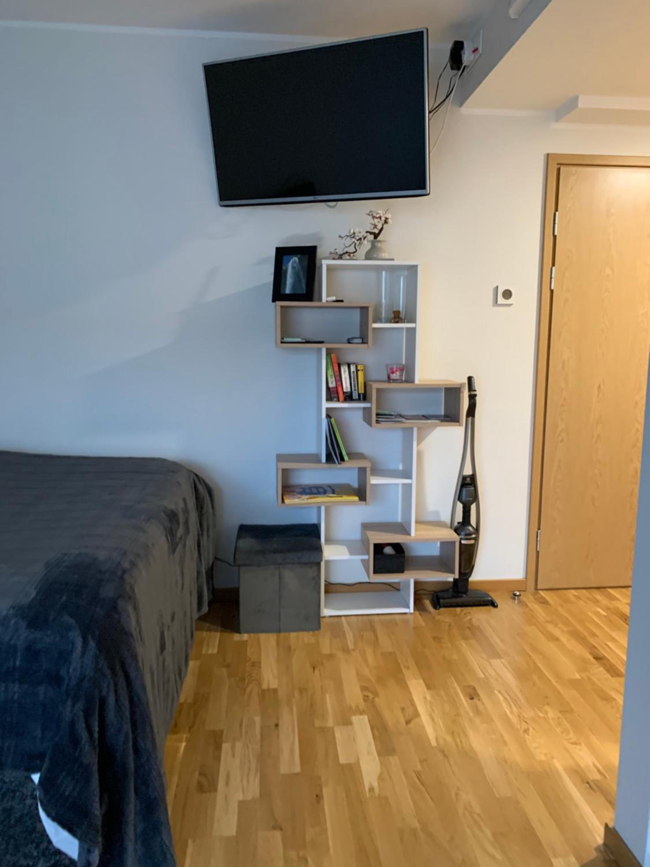 One-Bedroom Apartment - Photo 40