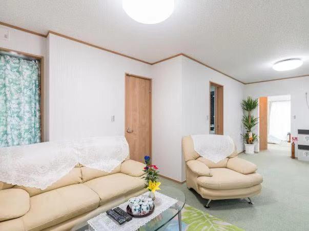 Economy Twin Room - Photo 19