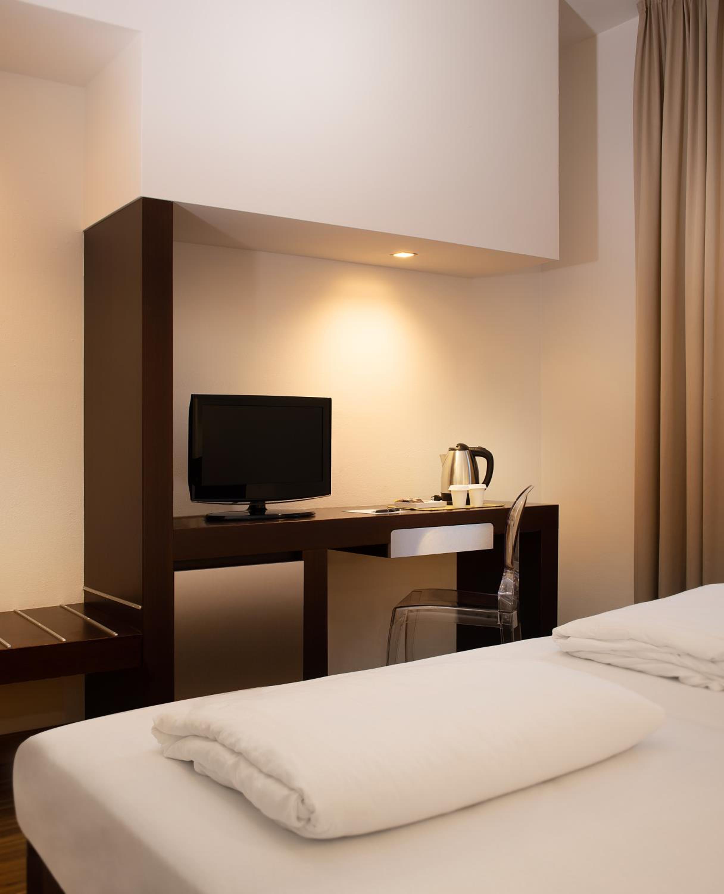 Double or Twin Room - Photo 2