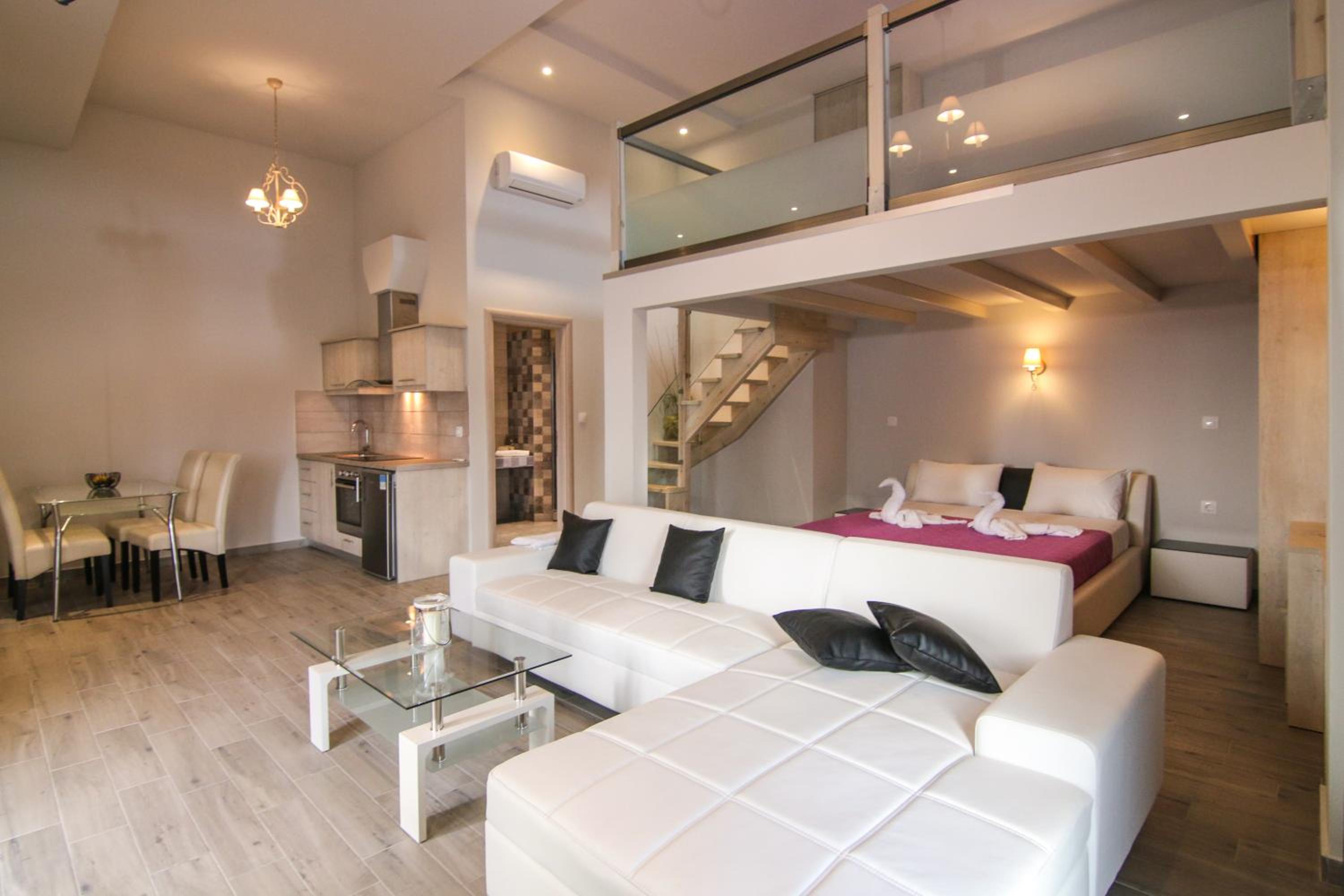 Family Suite with Balcony photo 2