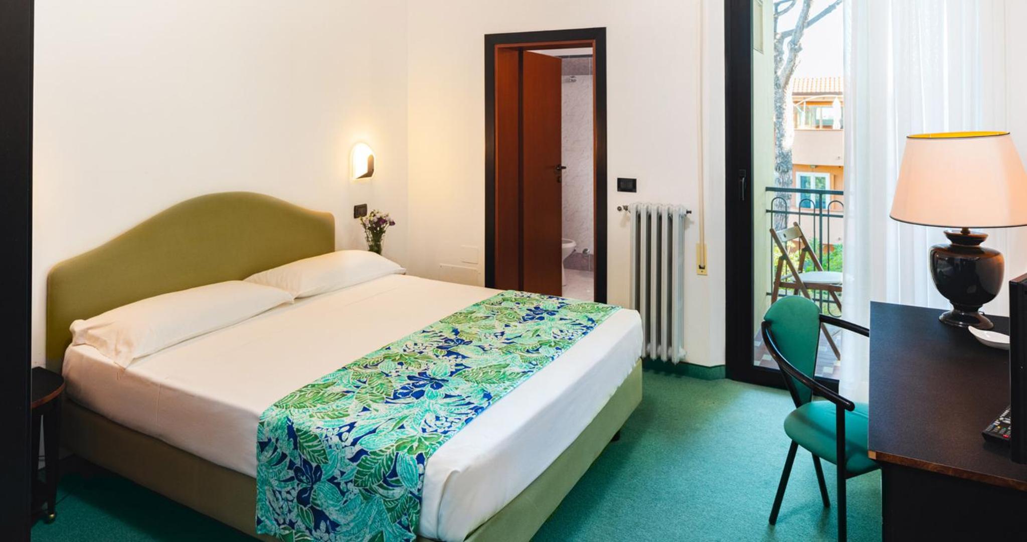 Double or Twin Room photo 3