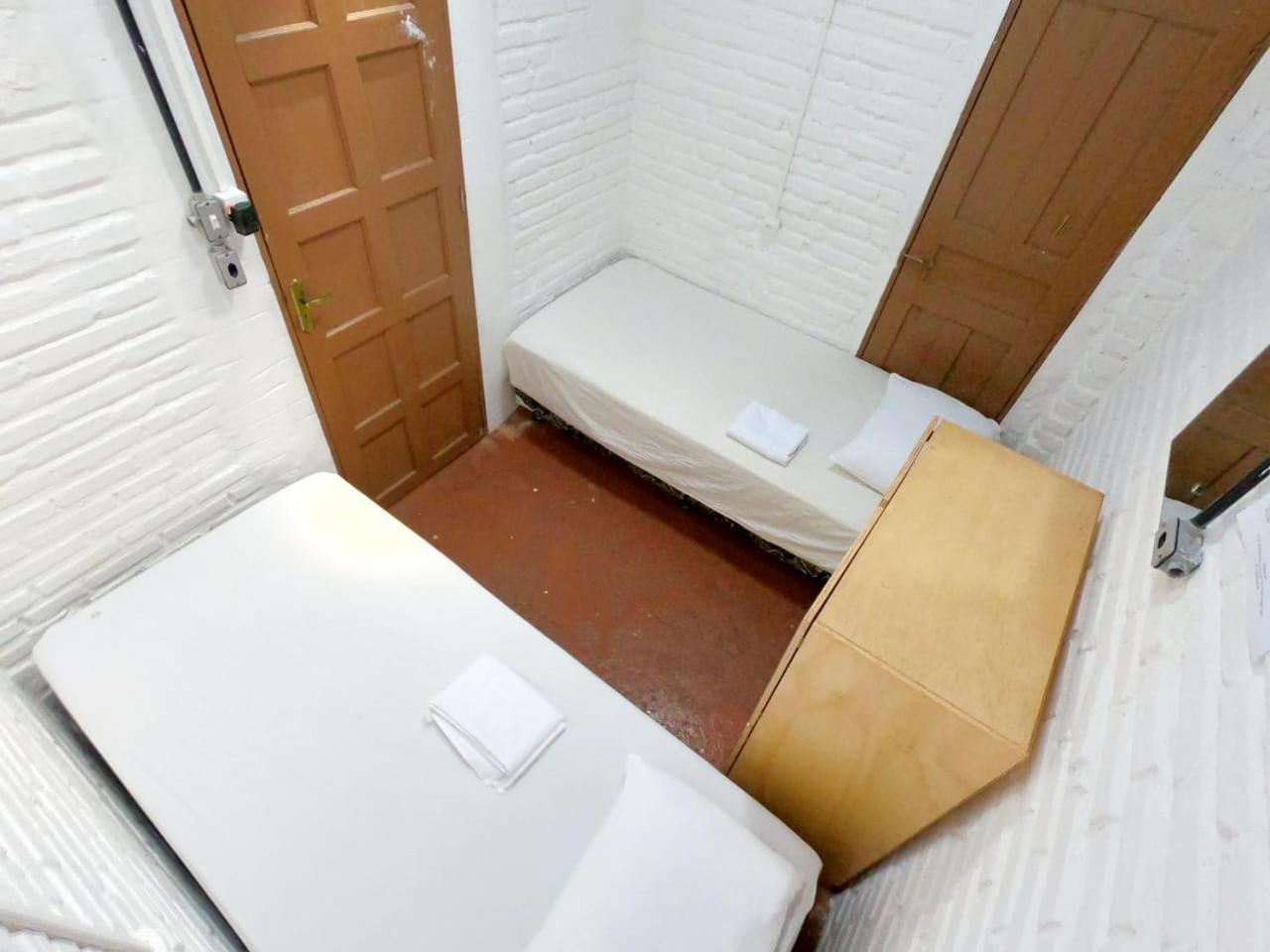 Bed in 2-Bed Male Dormitory Room photo 1