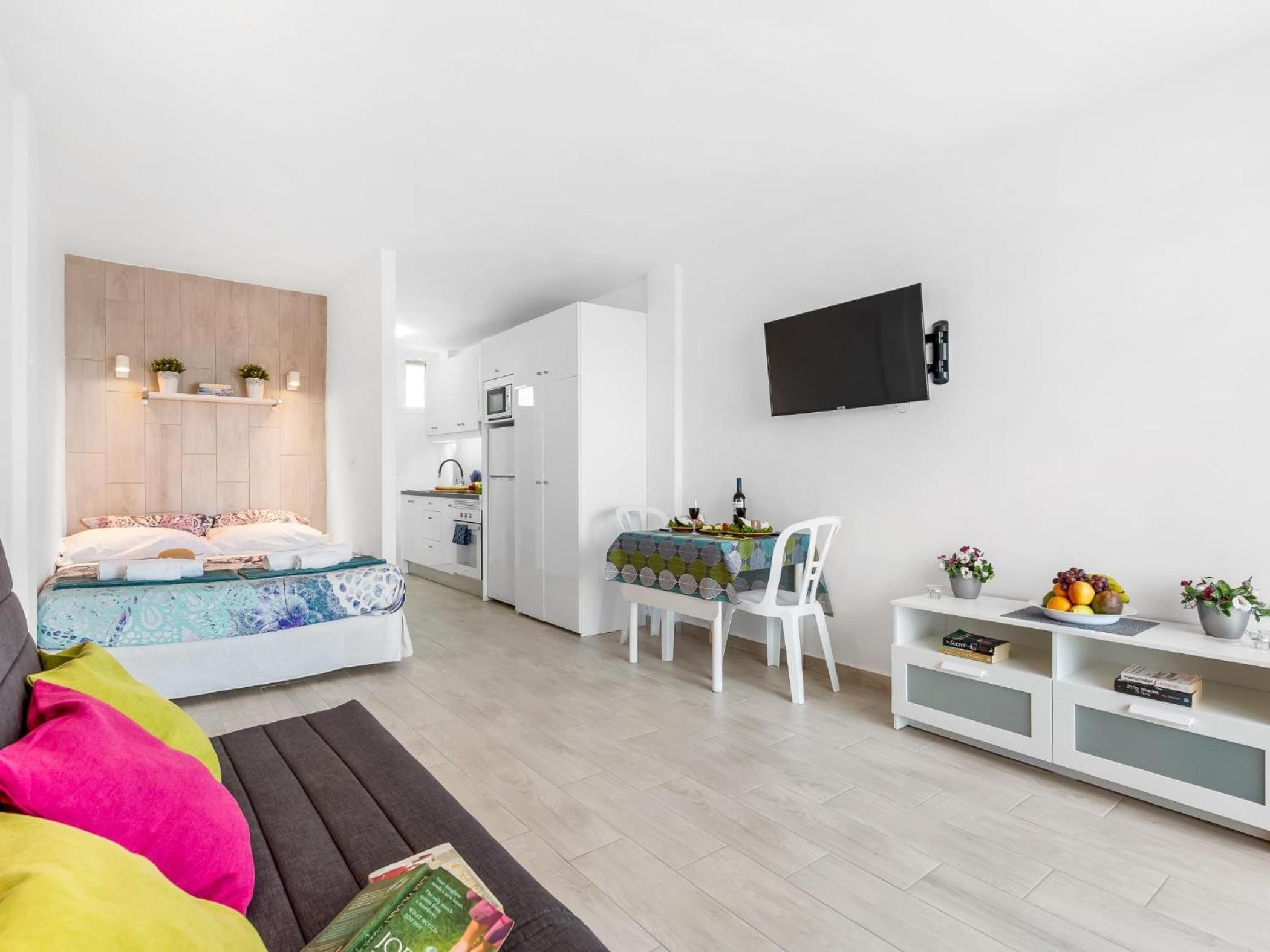 Estudio con terraza