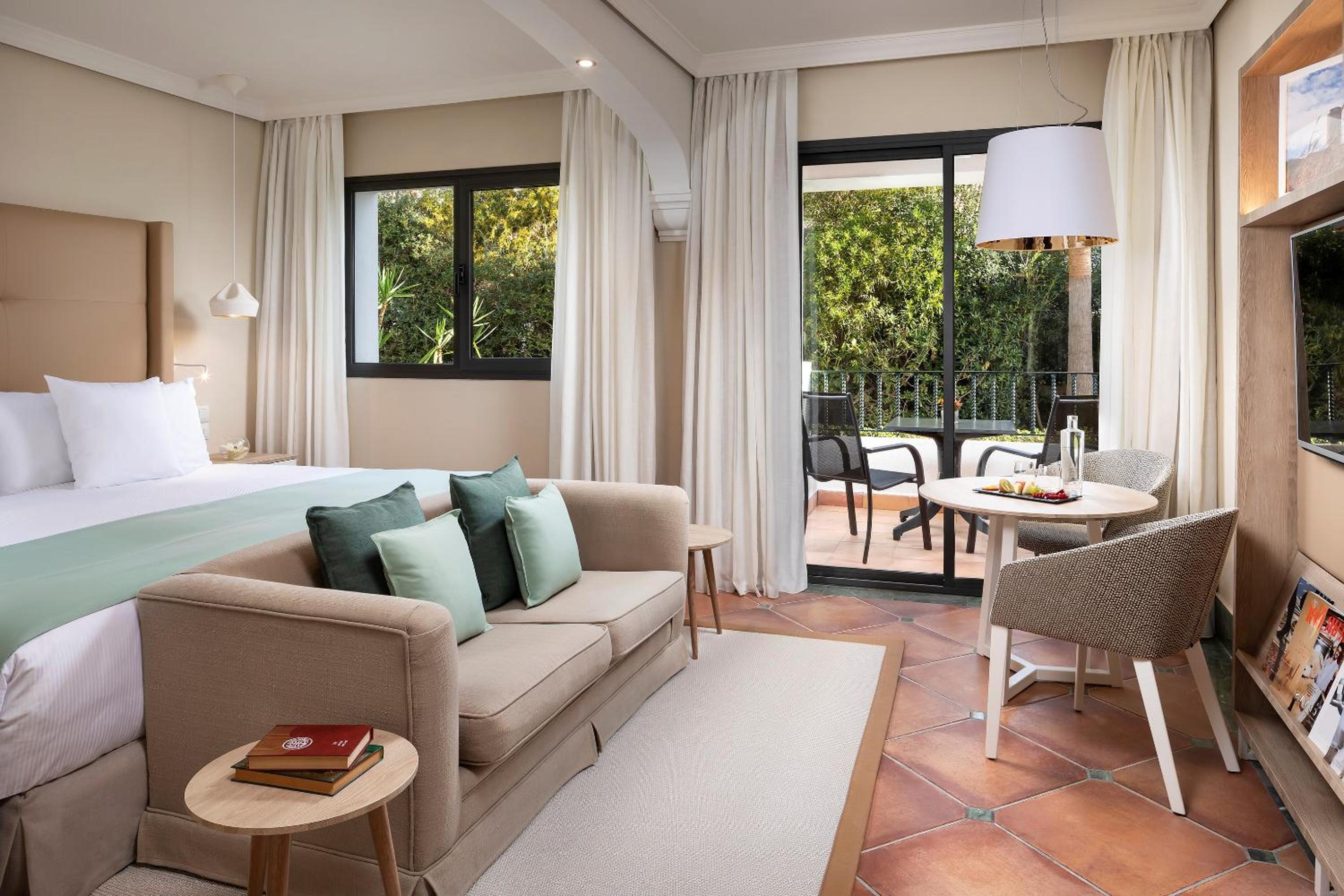 Premium Room - Photo 8