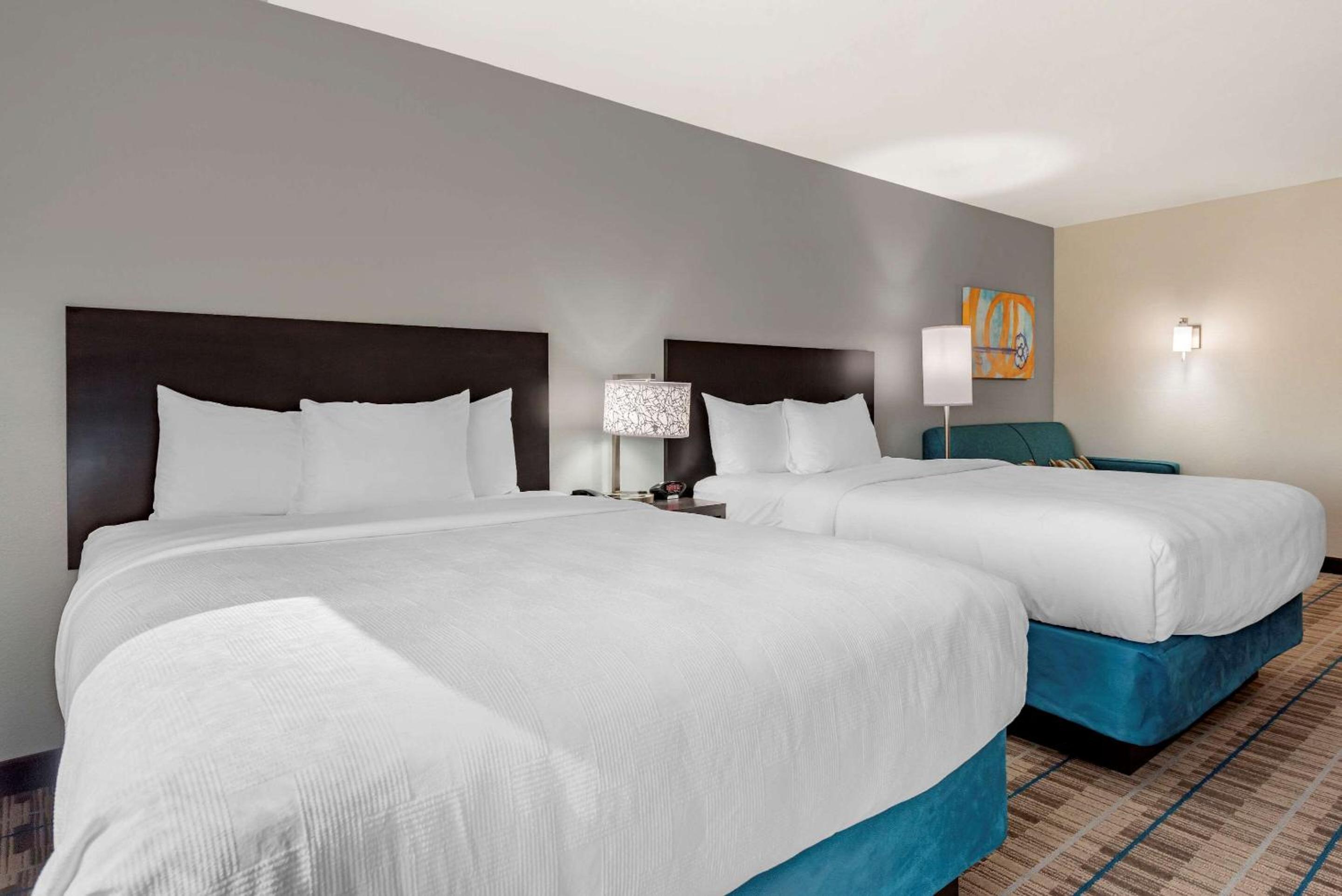 Queen Suite with Two Queen Beds - Non-Smoking