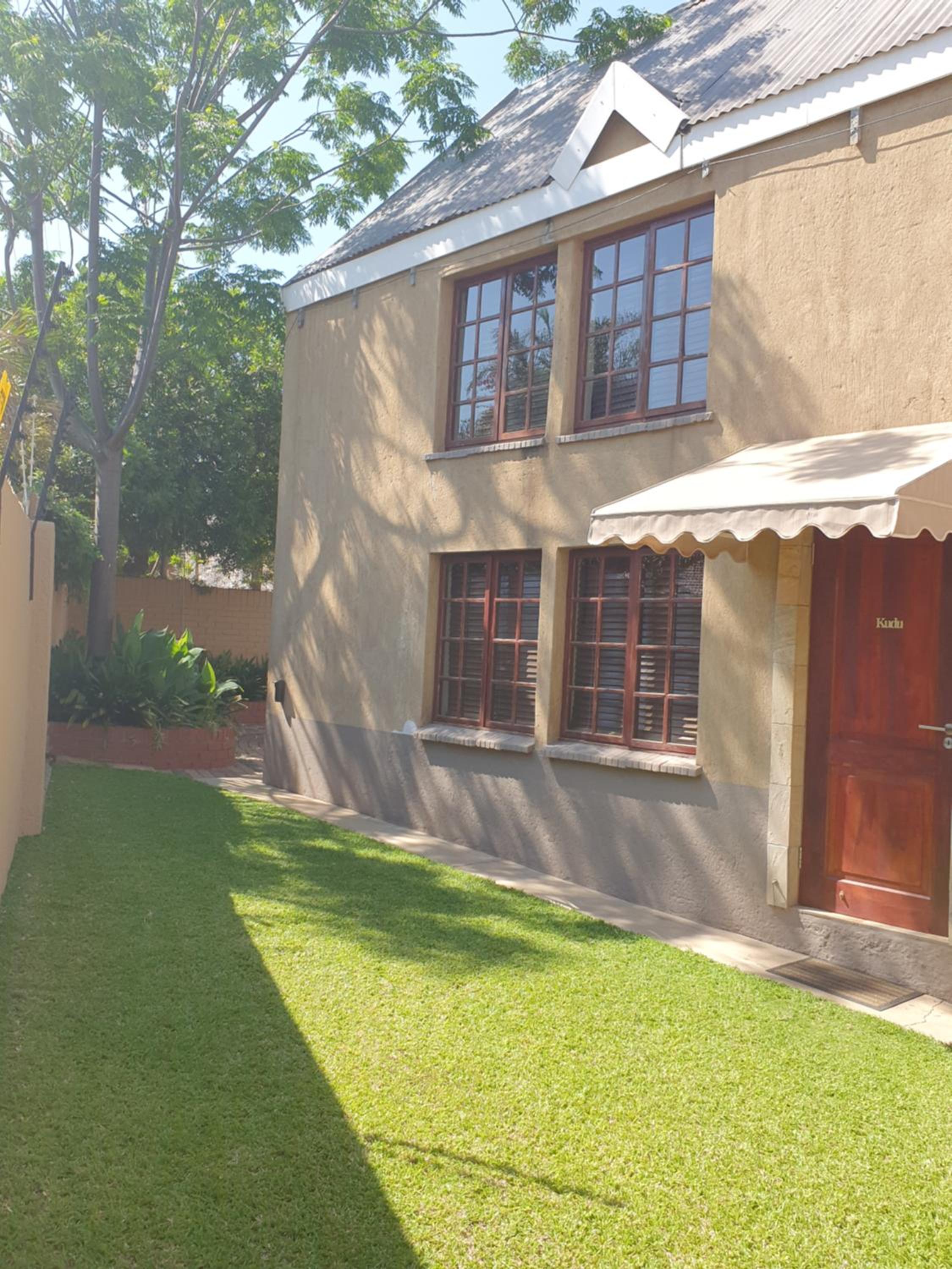 Double Room with Private Bathroom photo 2