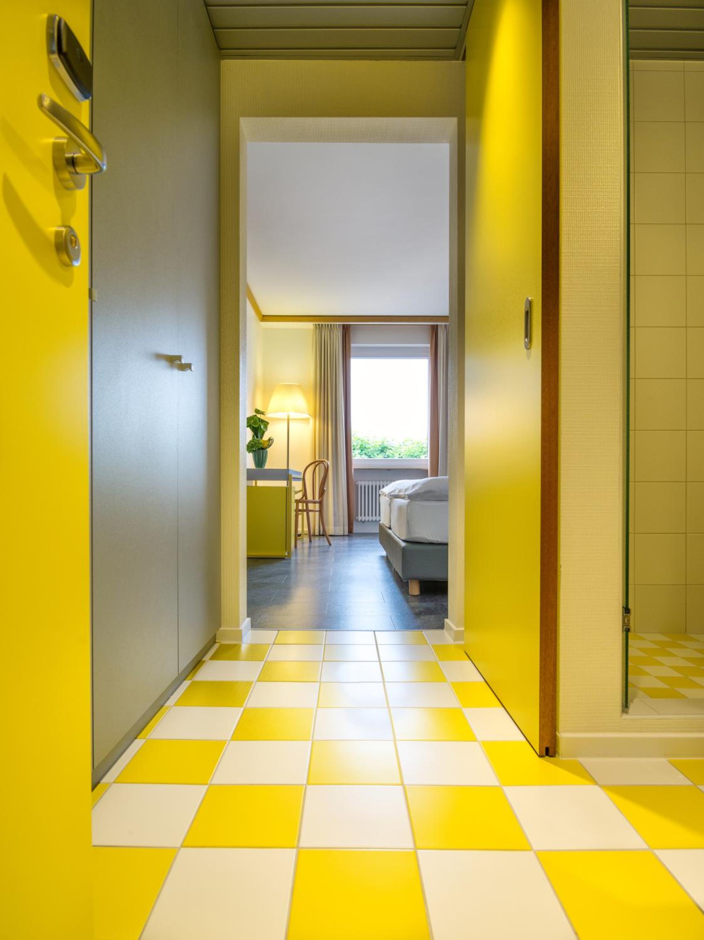 Twin Room with Lake View photo 2