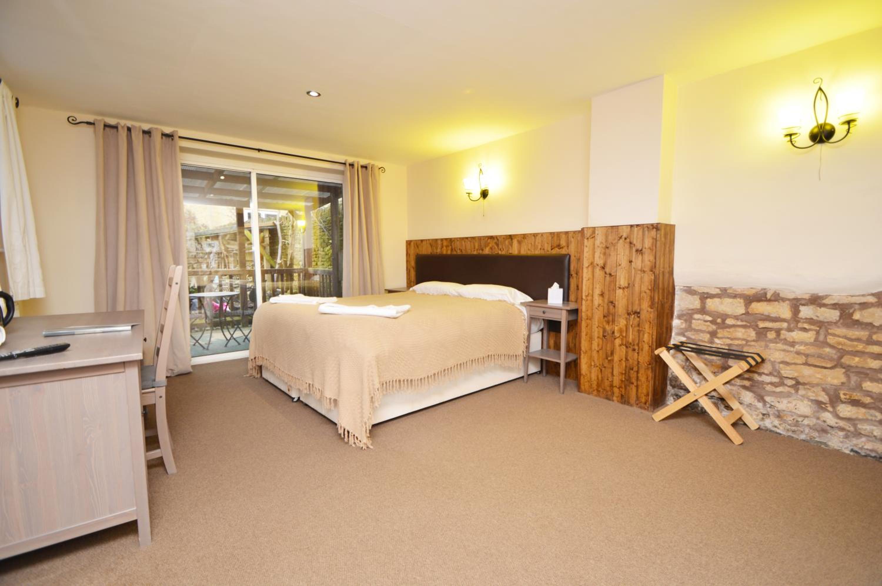 Large Double or Twin Room