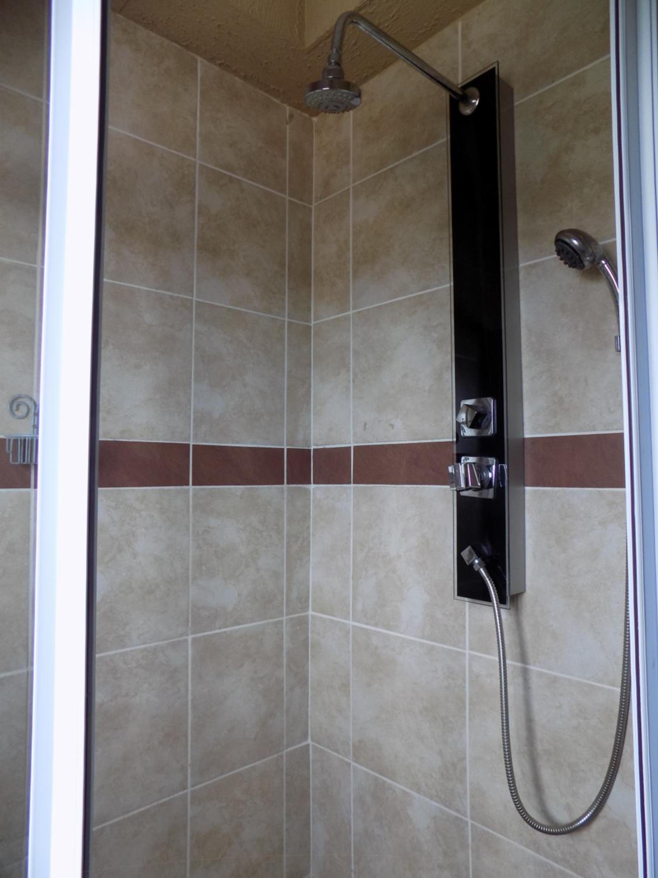 Suite - Photo 2