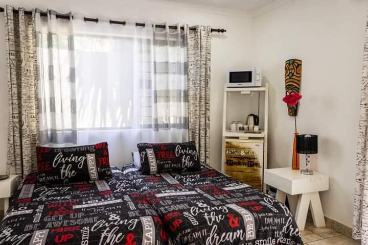 Twin Room with Bathroom - Photo 1
