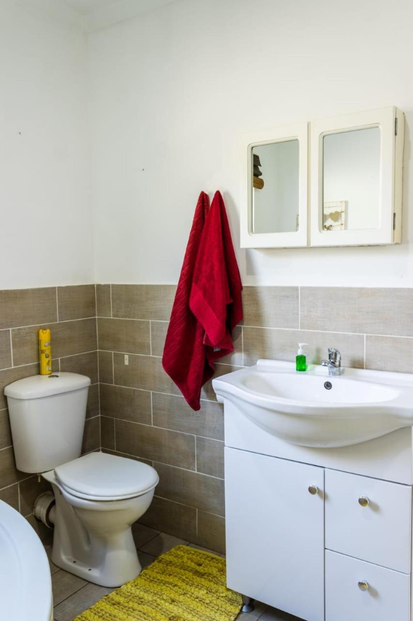 Twin Room with Bathroom - Photo 2