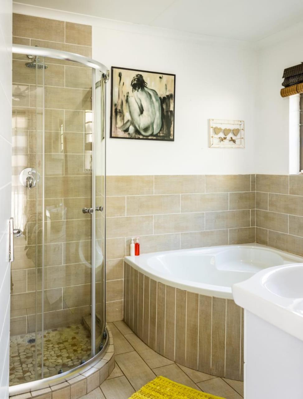 Twin Room with Bathroom - Photo 5