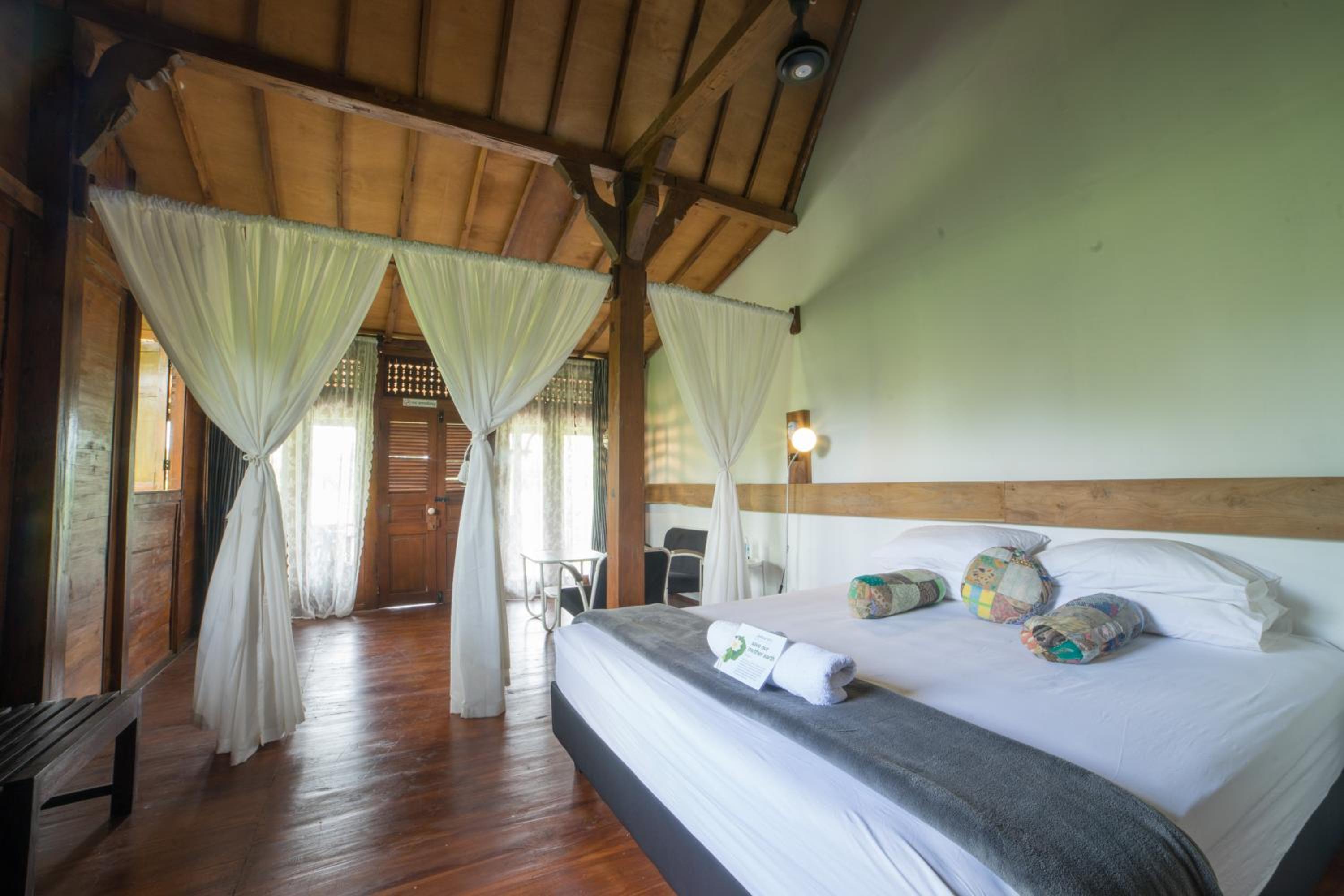Deluxe Double Room - Photo 19