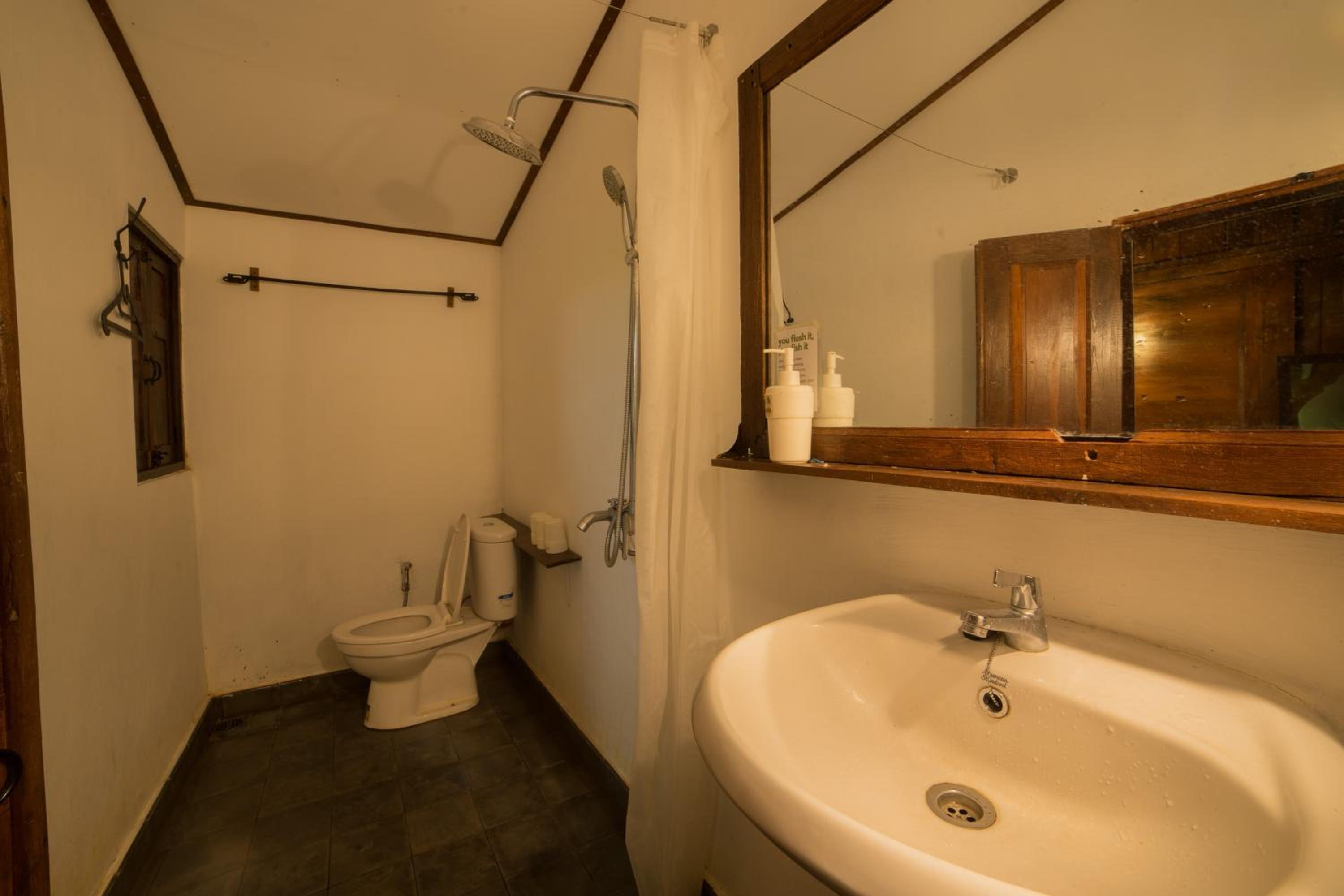 Deluxe Double Room - Photo 21