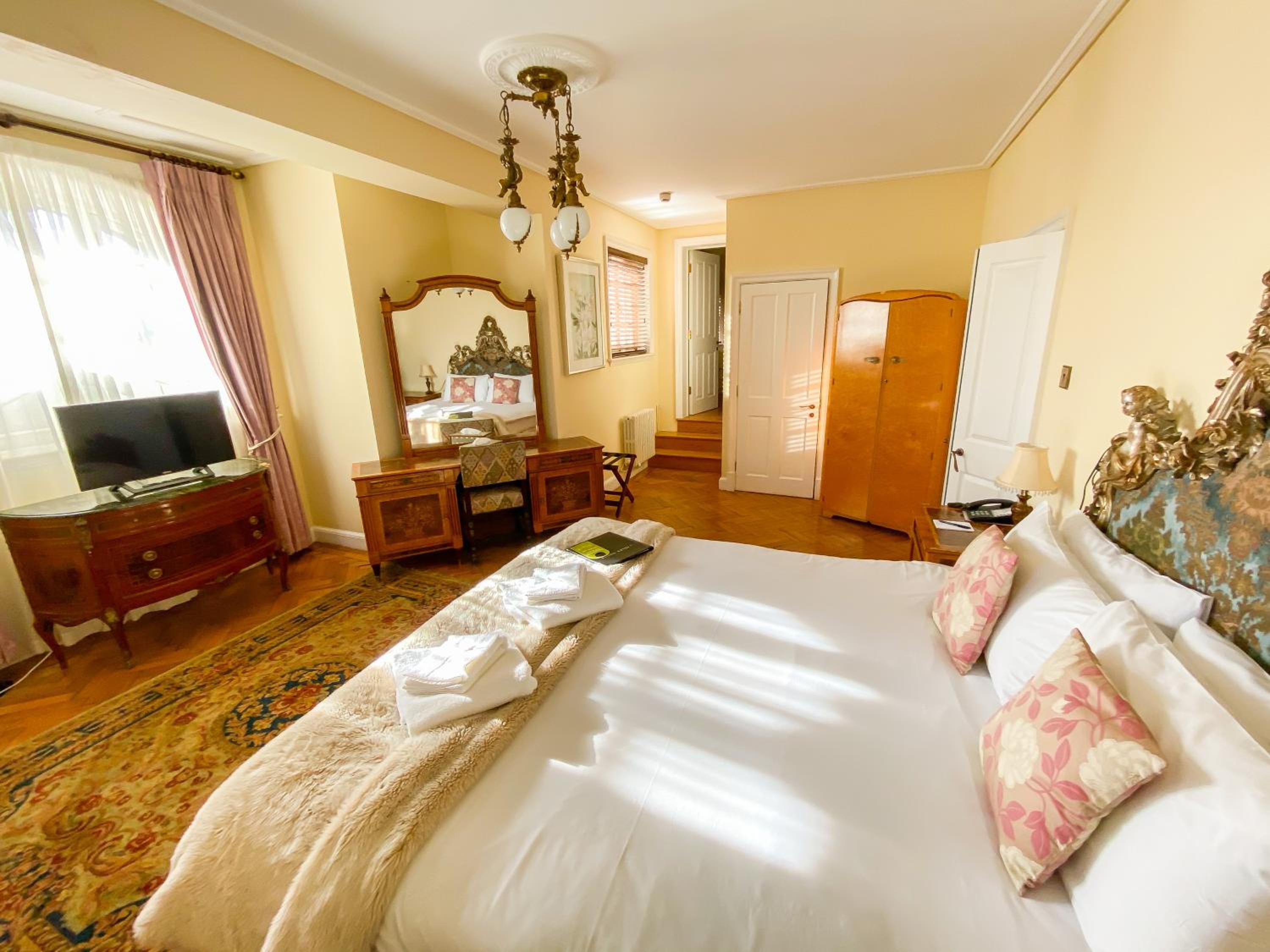 Superior Suite ( Not Dog Friendly) photo 1