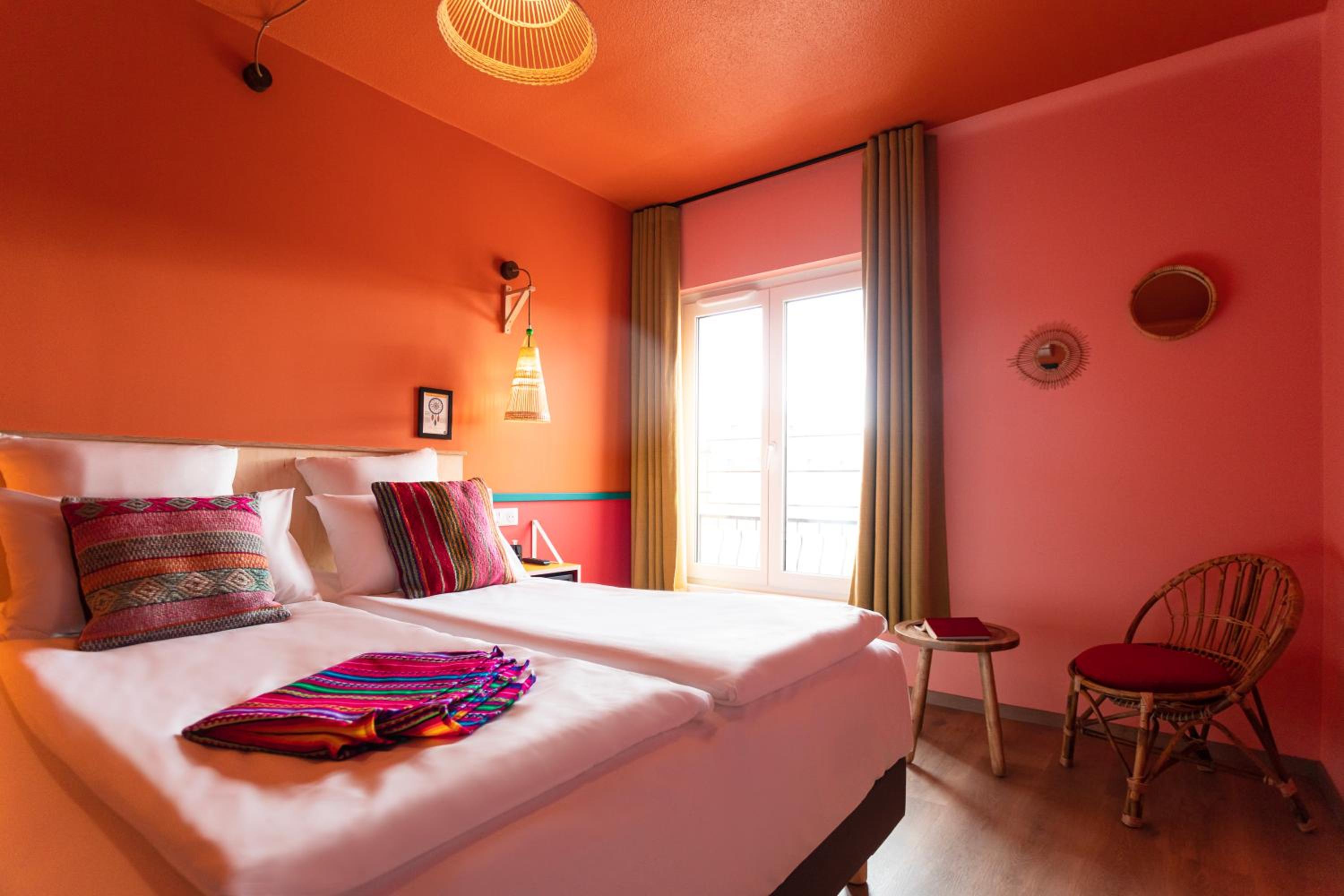 Standard Double or Twin Room - Photo 8