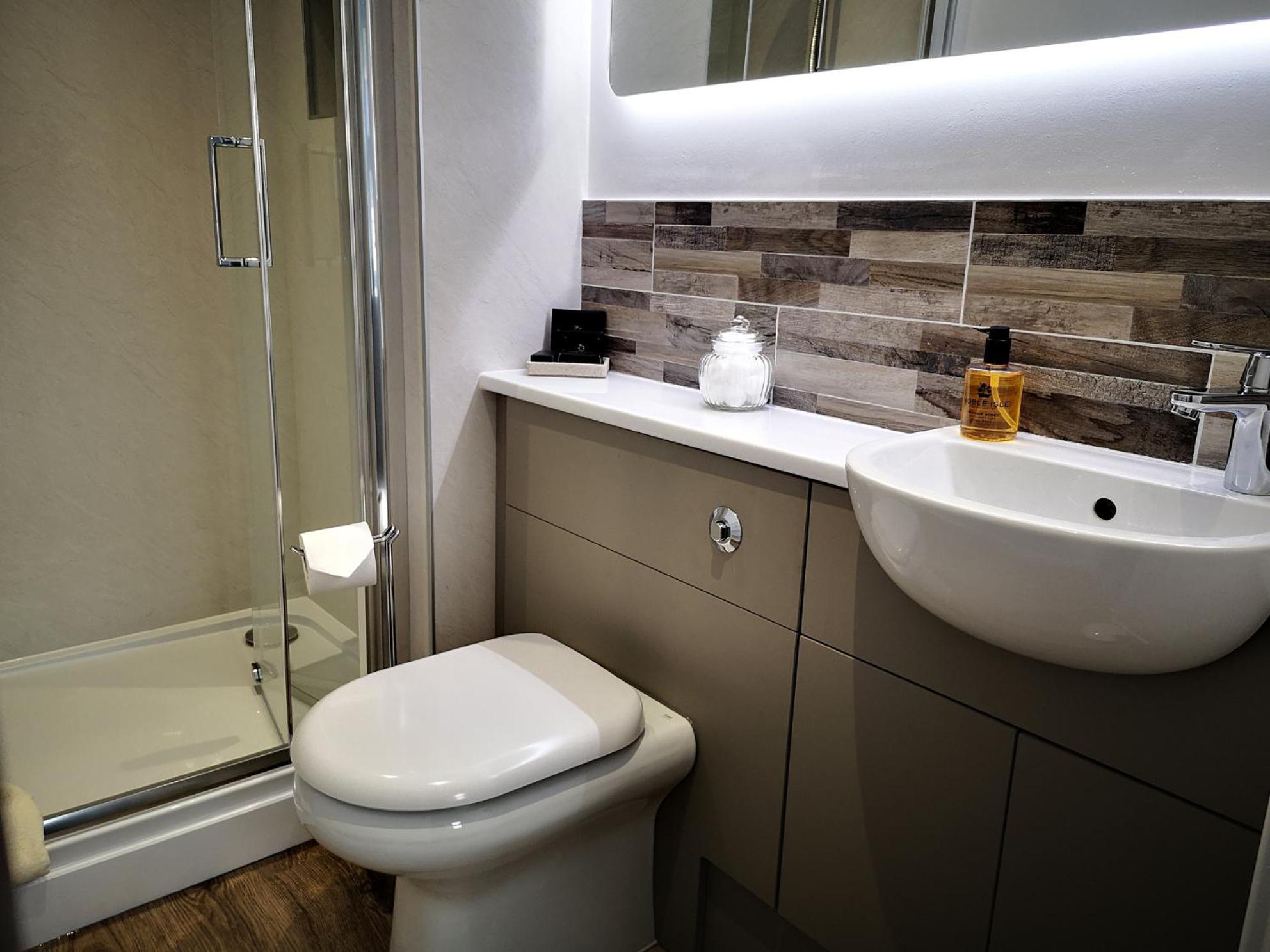 Twin Room with Private Bathroom photo 3
