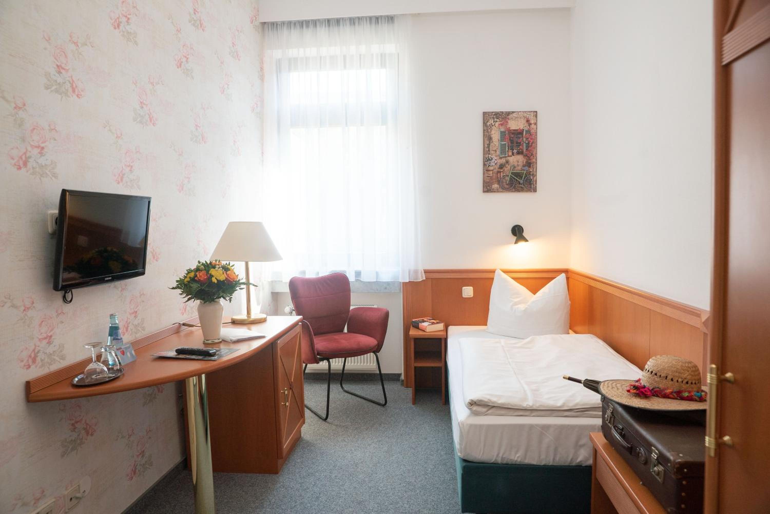 Single Room photo 2