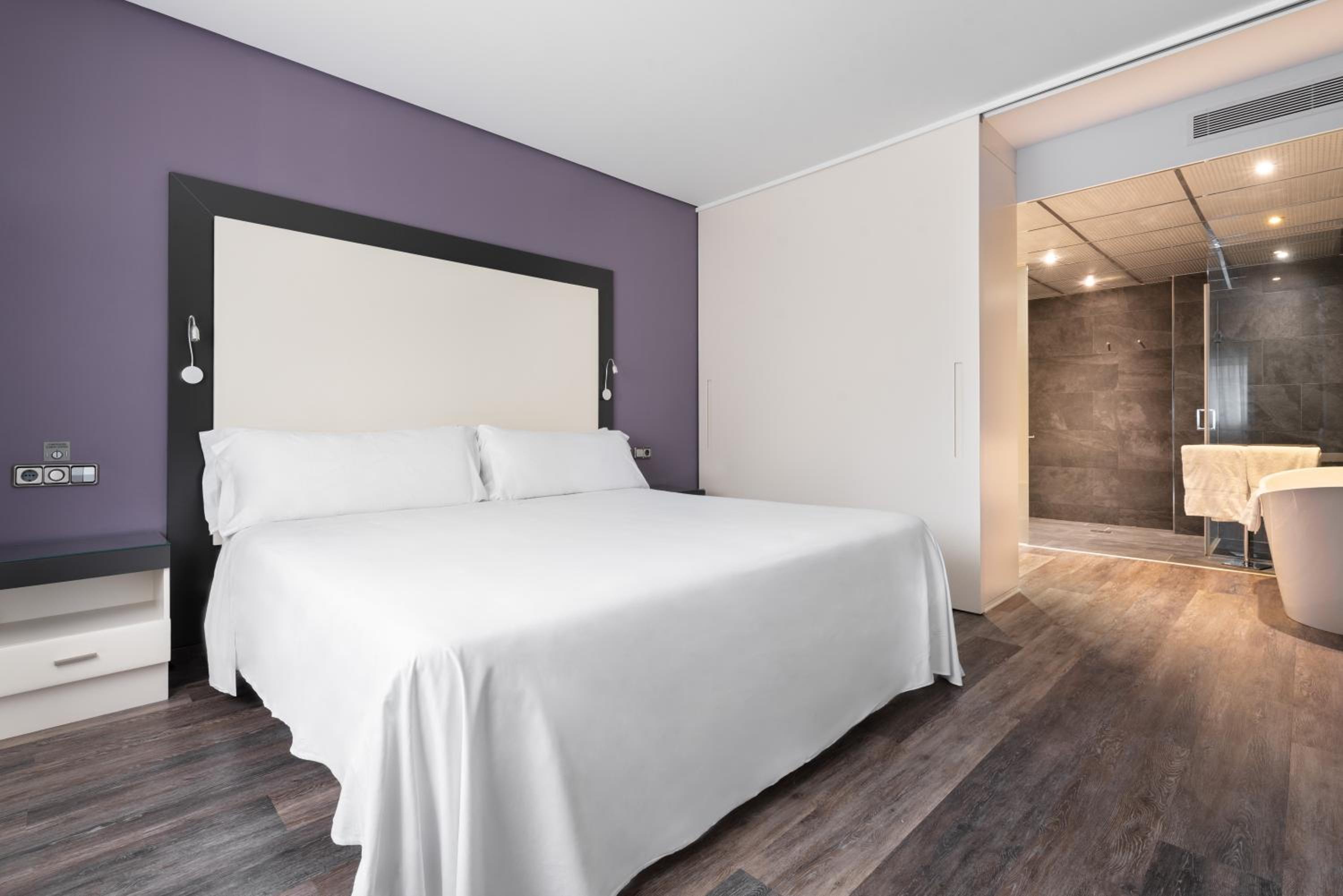 Premium Superior Room - Photo 1