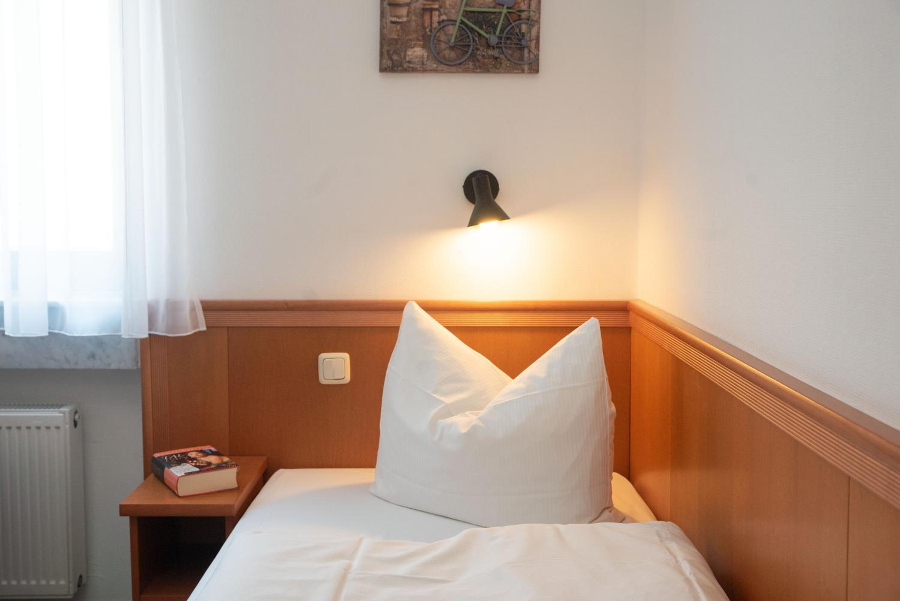 Single Room photo 2