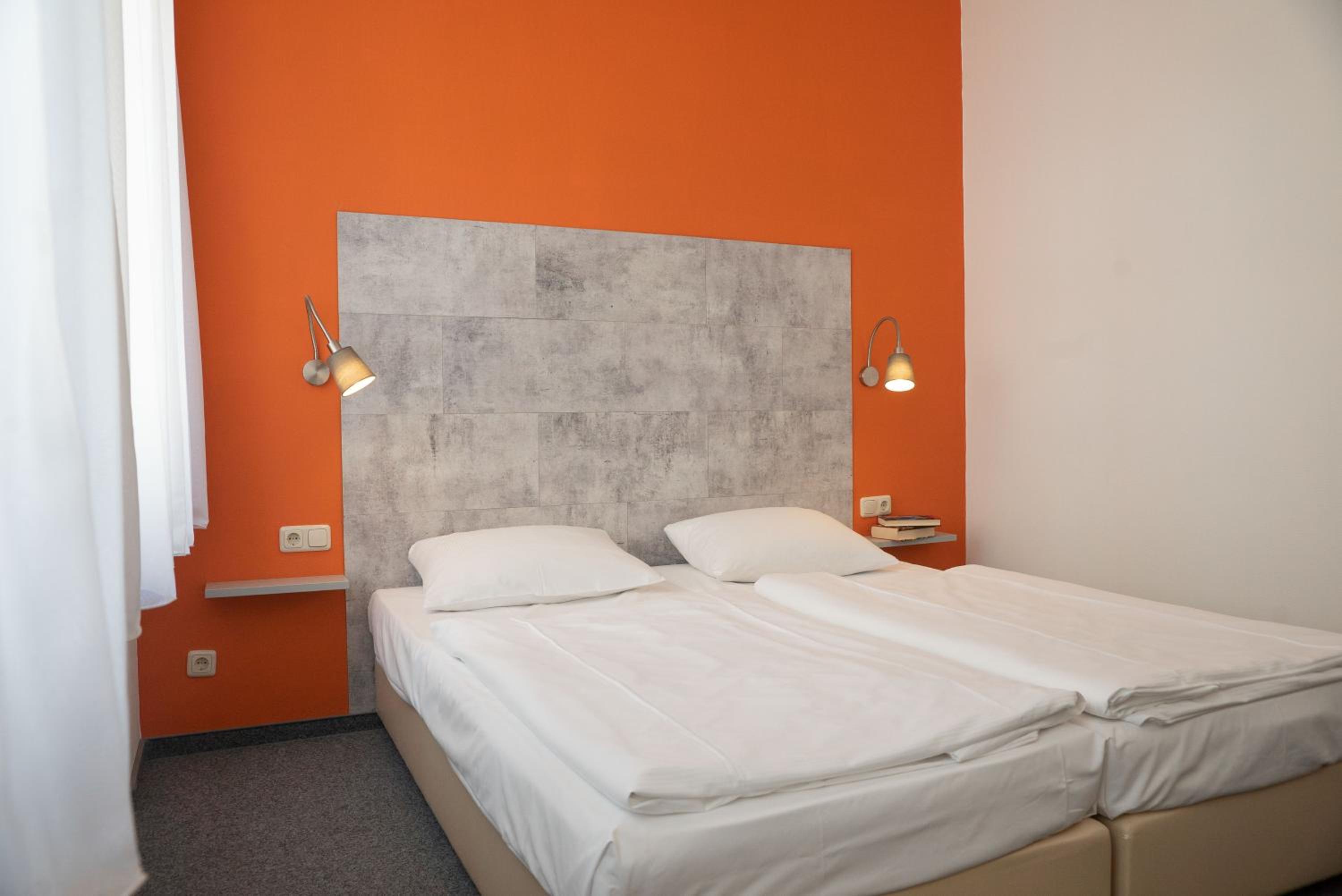 Double Room - Photo 3
