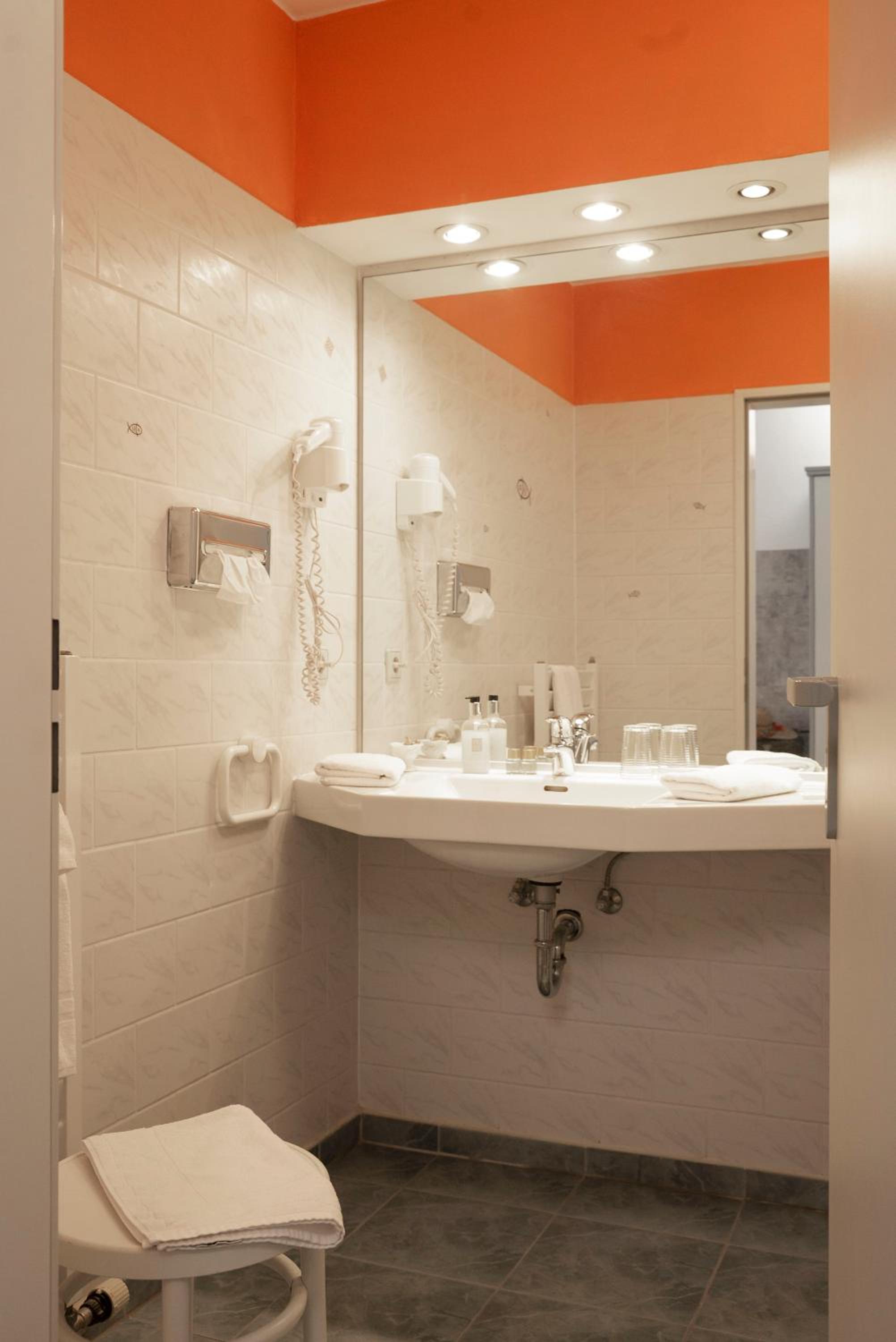 Double Room - Photo 2