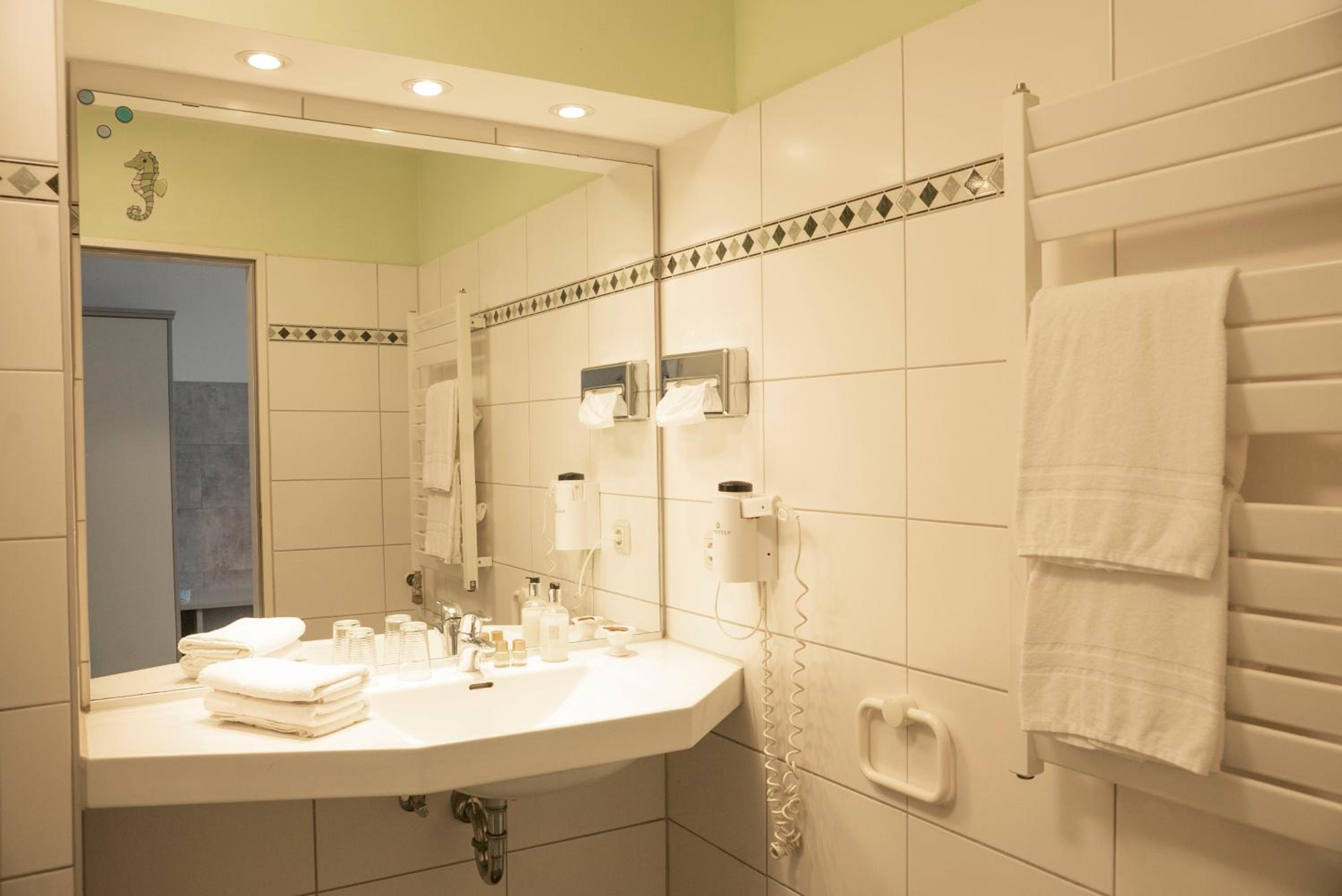 Double Room - Photo 8