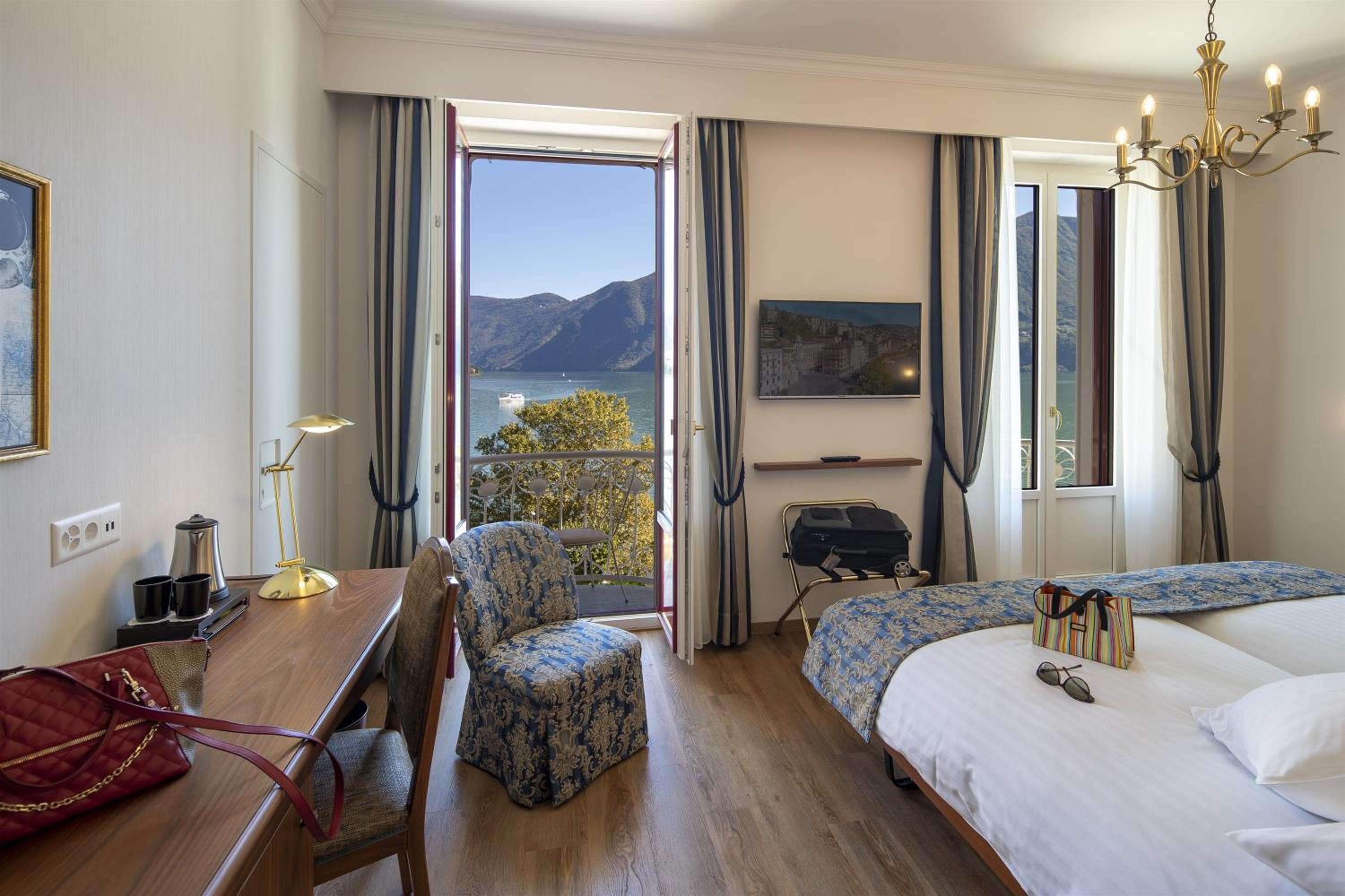 Panorama Double or Twin Room with Balcony and Lake View