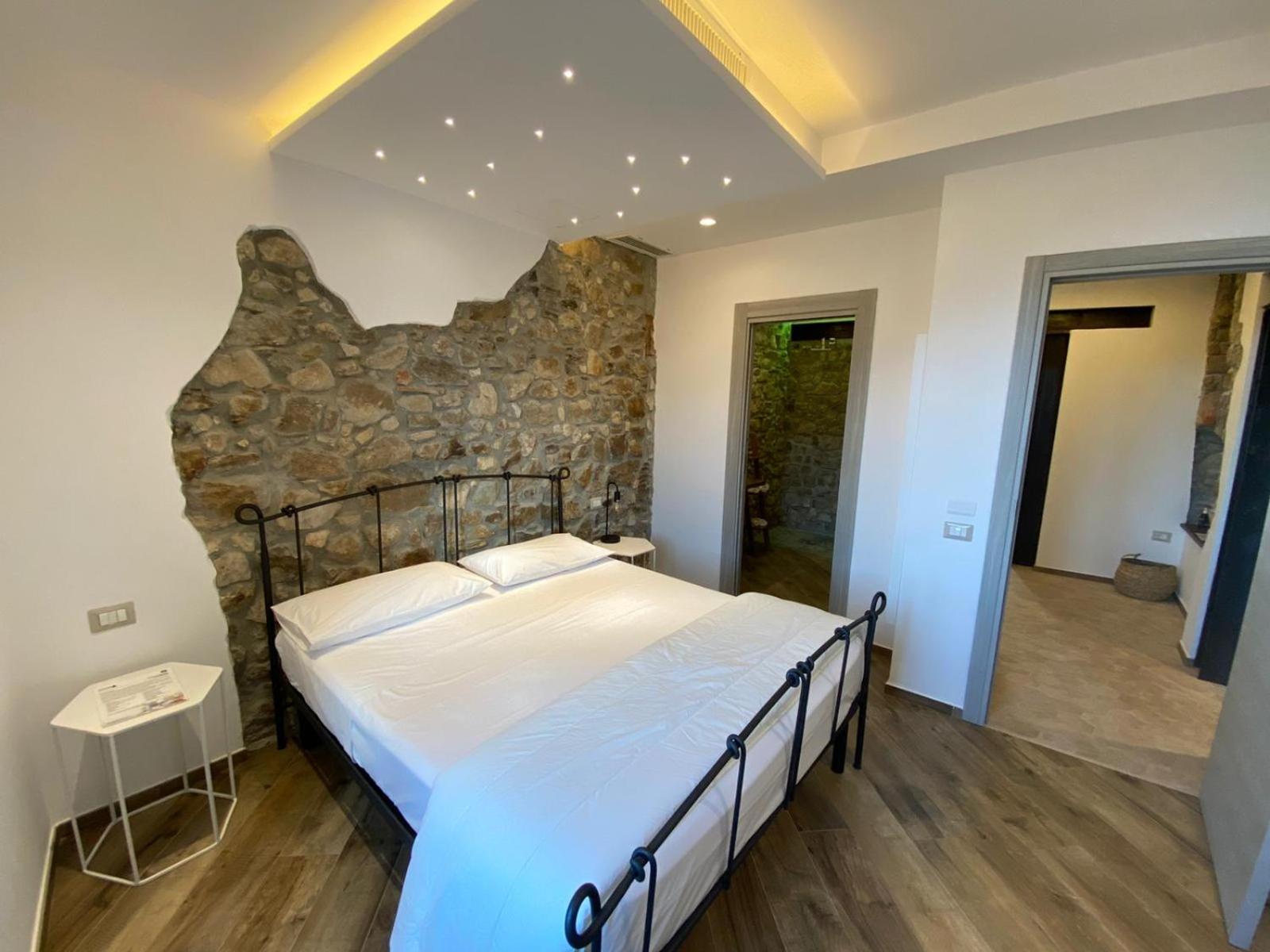 Double Room - Photo 19