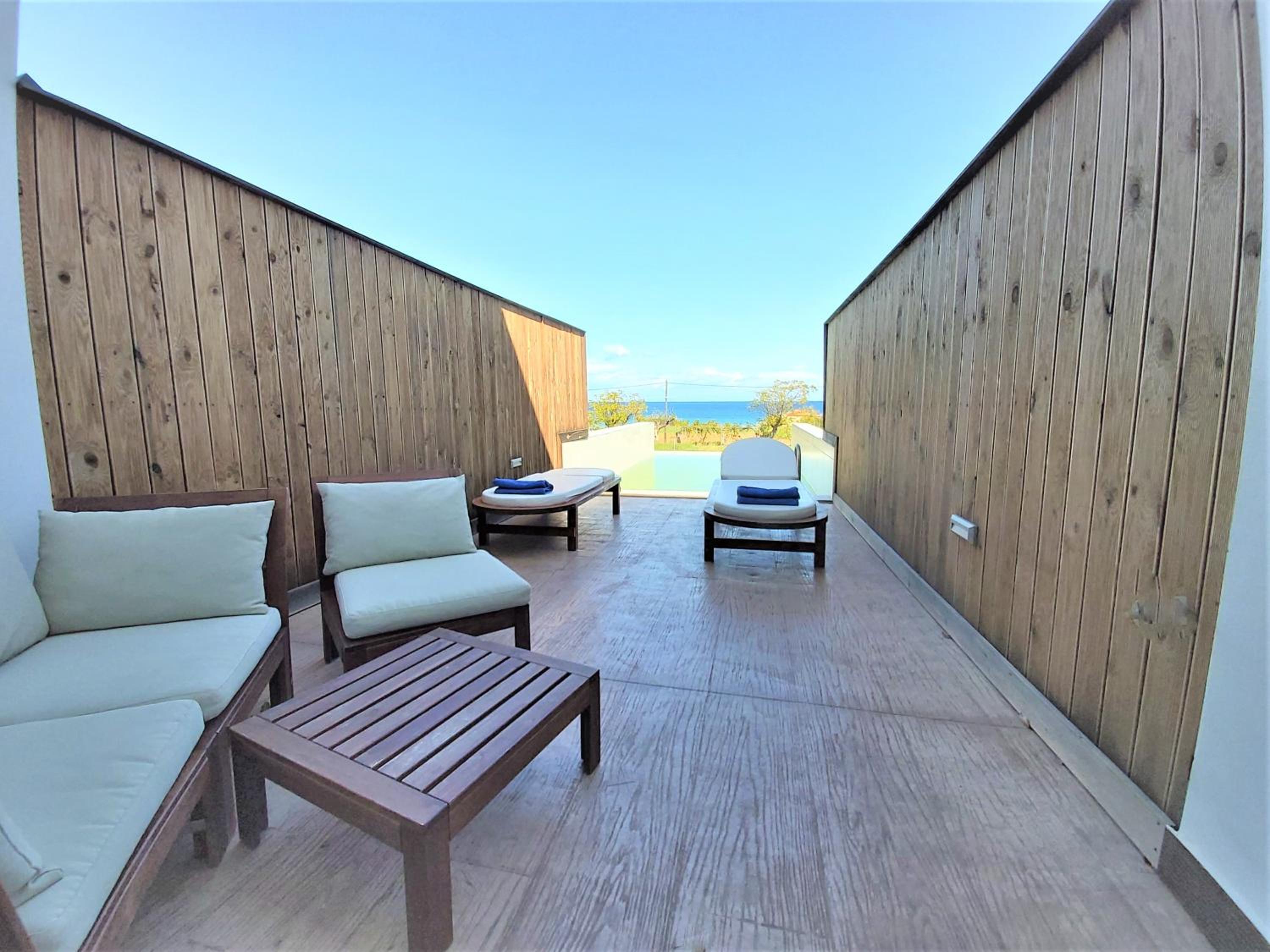 Exclusive Suite with Private Pool and Sea View photo 2