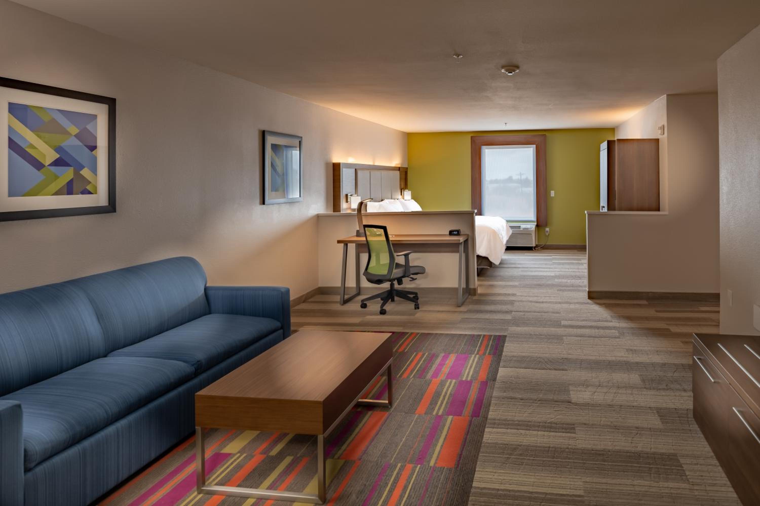 Two-Bedroom Suite photo 1