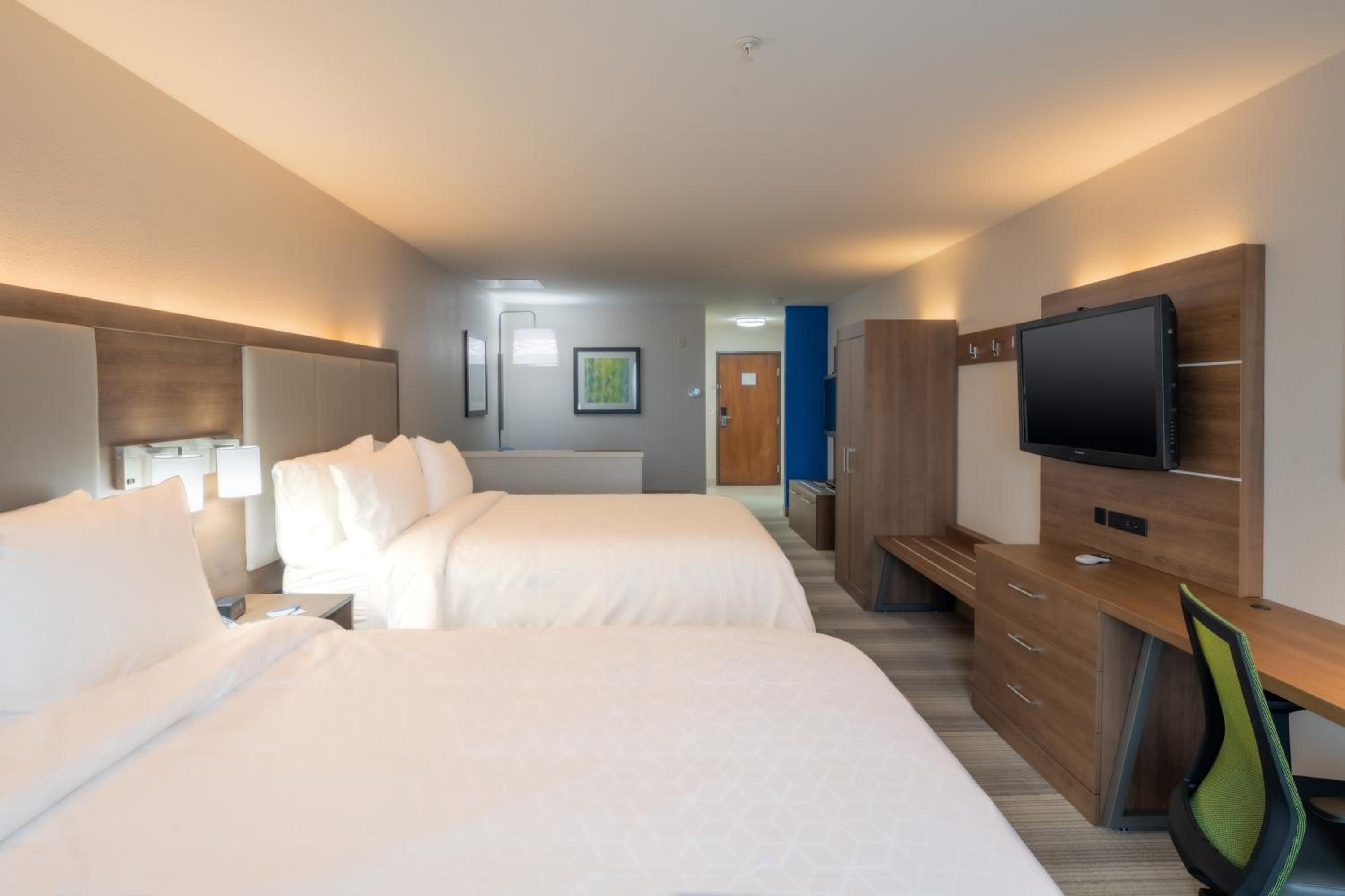 Suite with Two Queen Beds photo 1