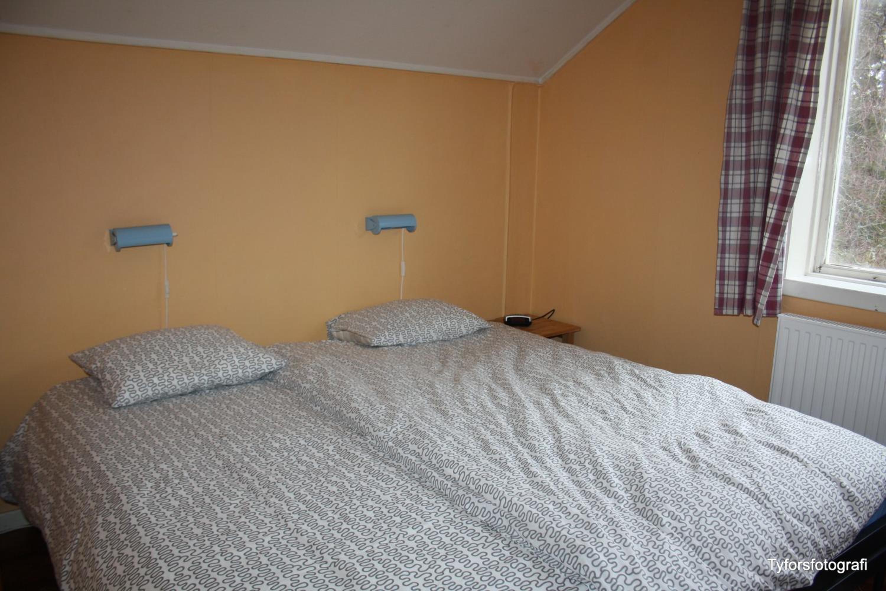 Apartment with Shower - Photo 1