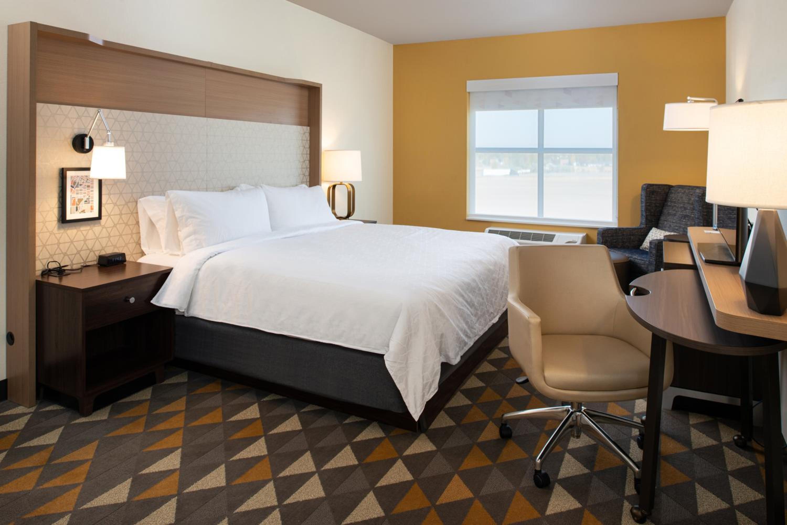 Standard King Room - Photo 2