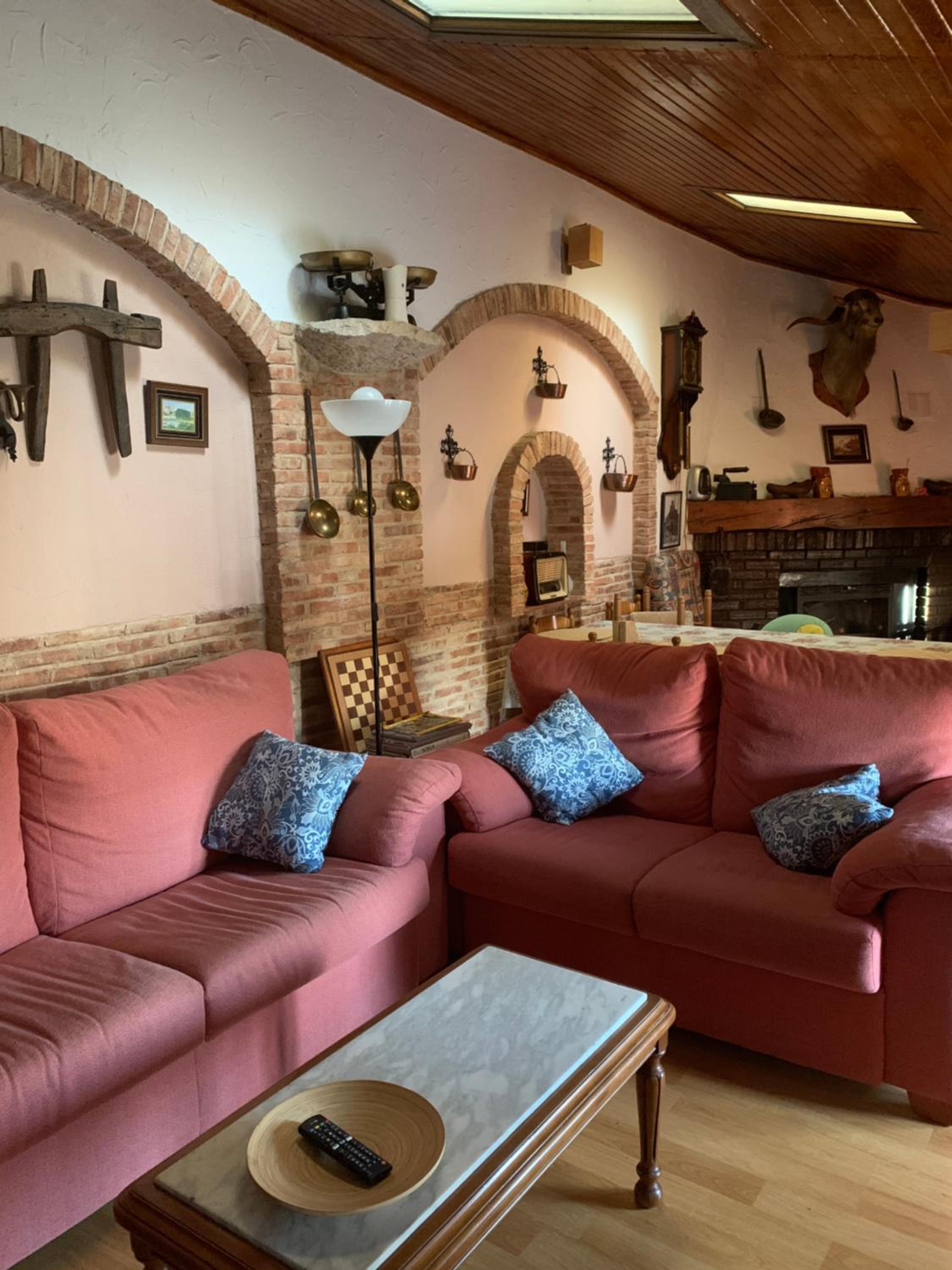 Three-Bedroom House - Photo 9