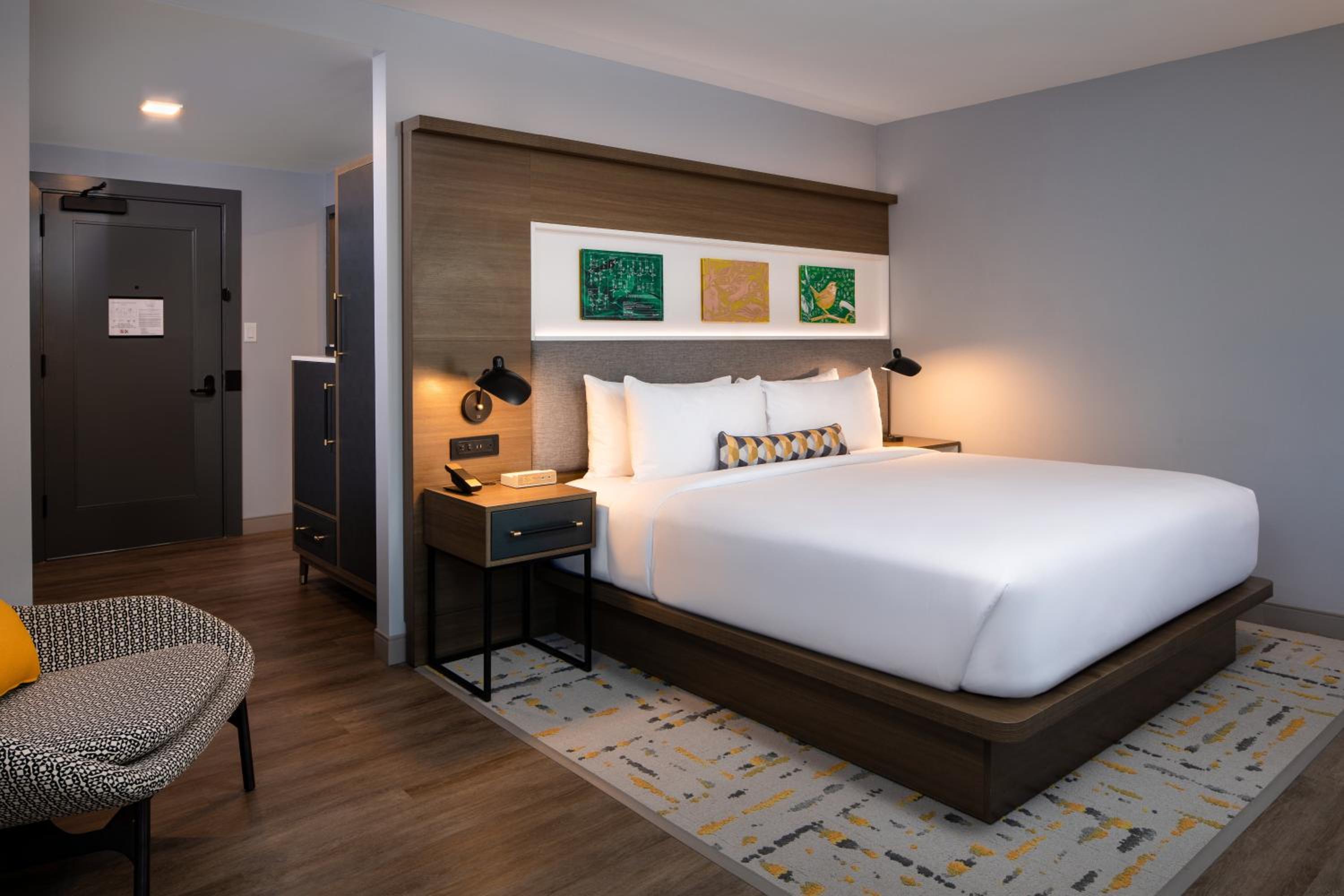 Standard King Room - Photo 3