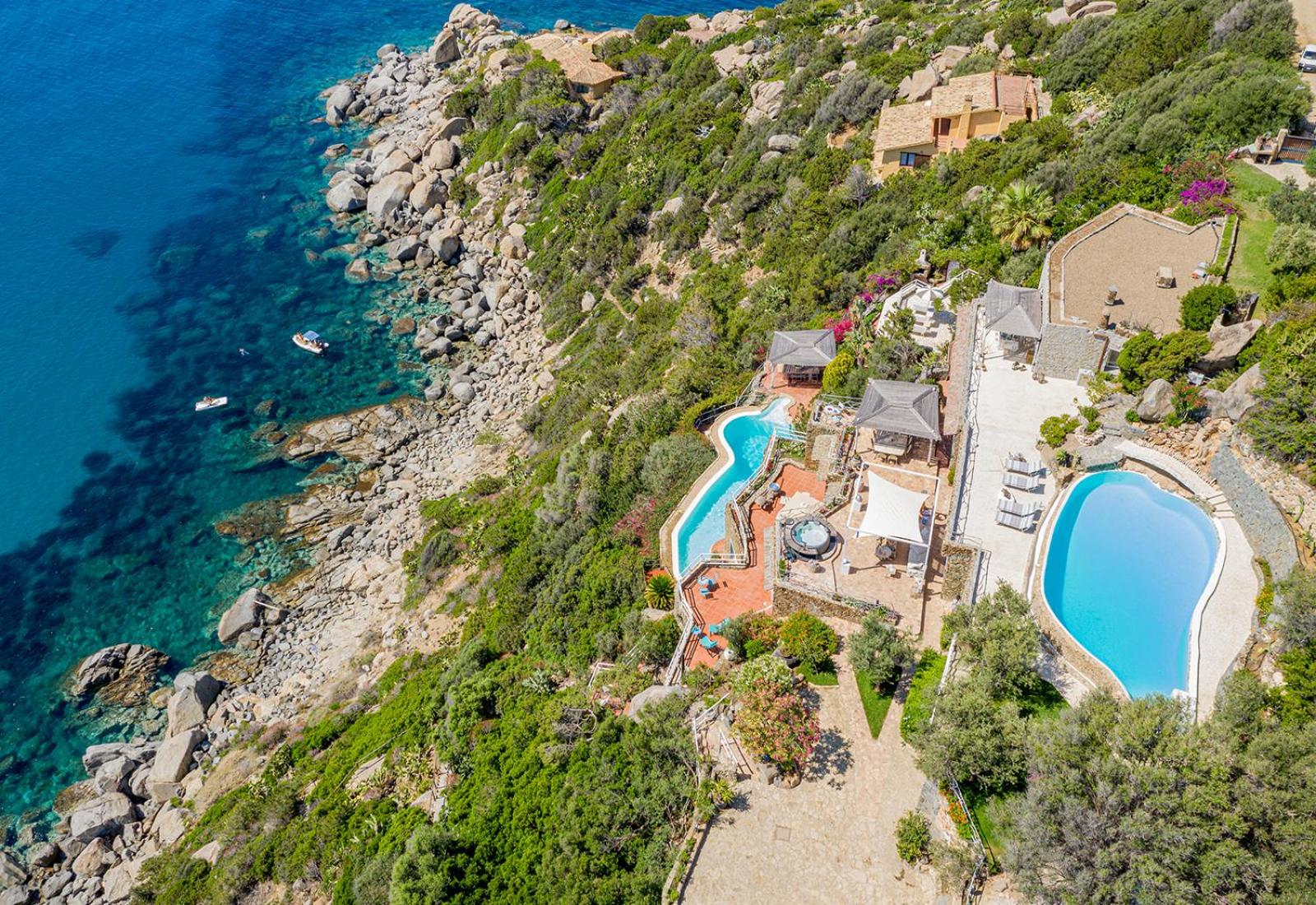 Villa photo 3