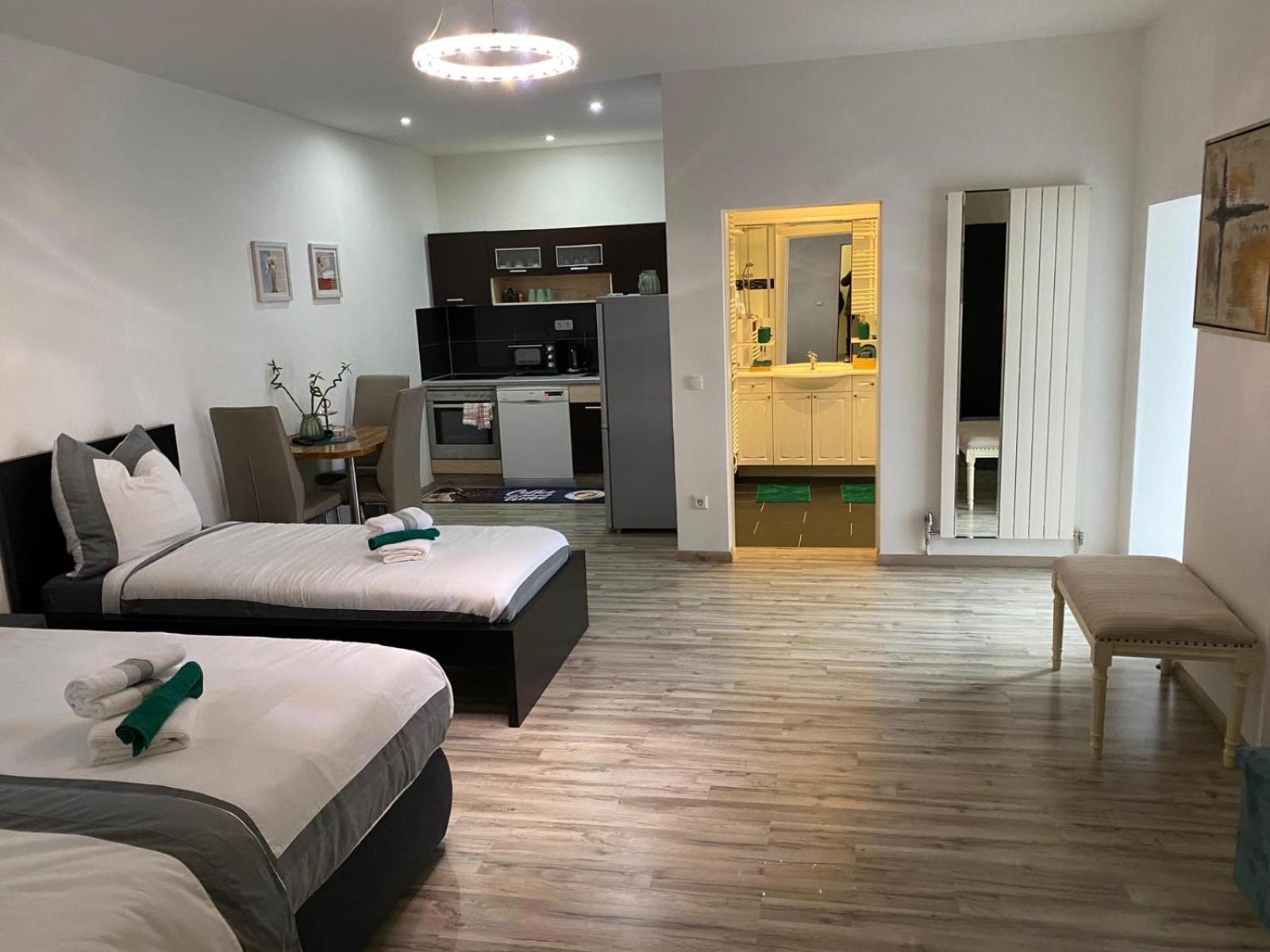 One-Bedroom Apartment - Photo 8