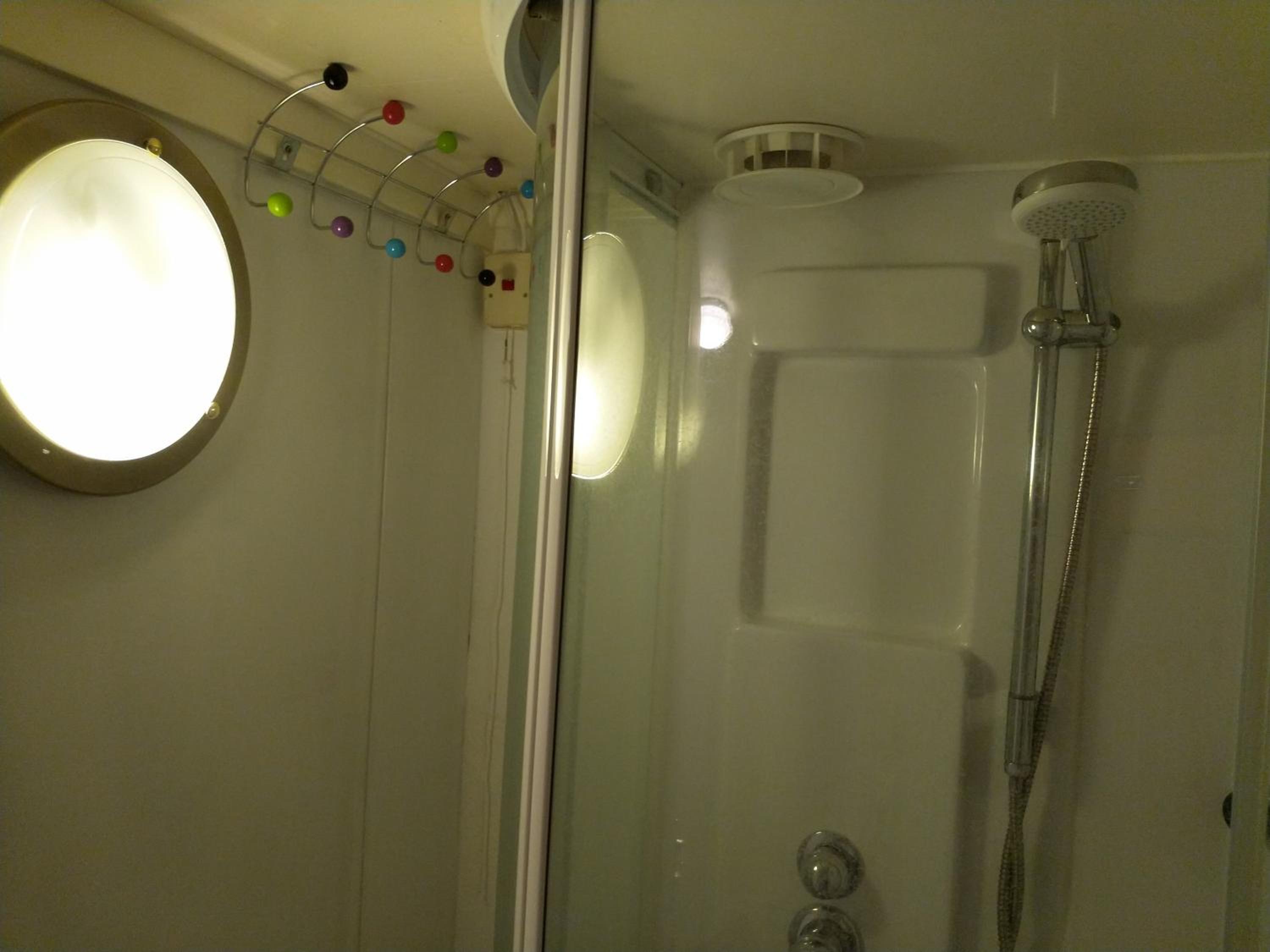 One-Bedroom Apartment - Photo 12