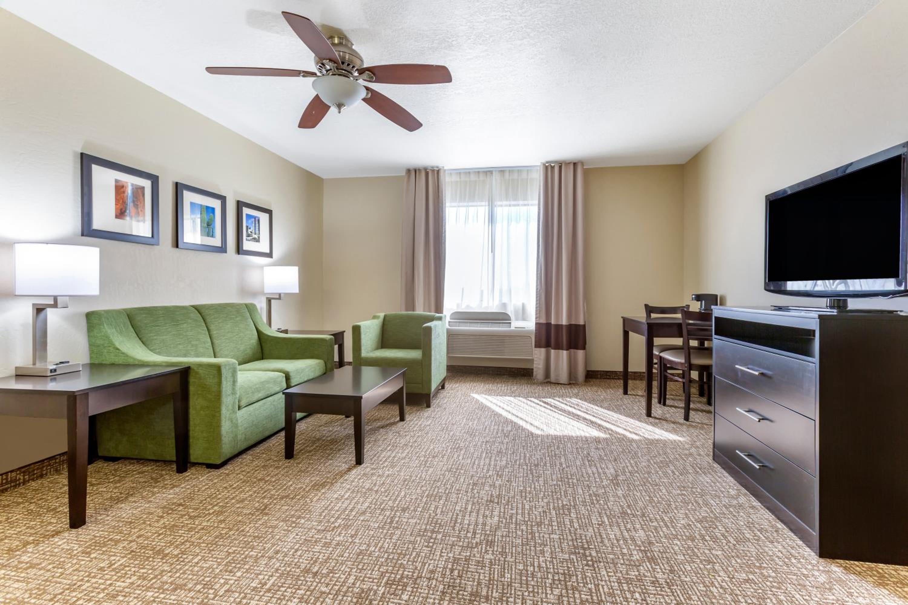 Superior King Suite with Living Room - Non-Smoking - Photo 6