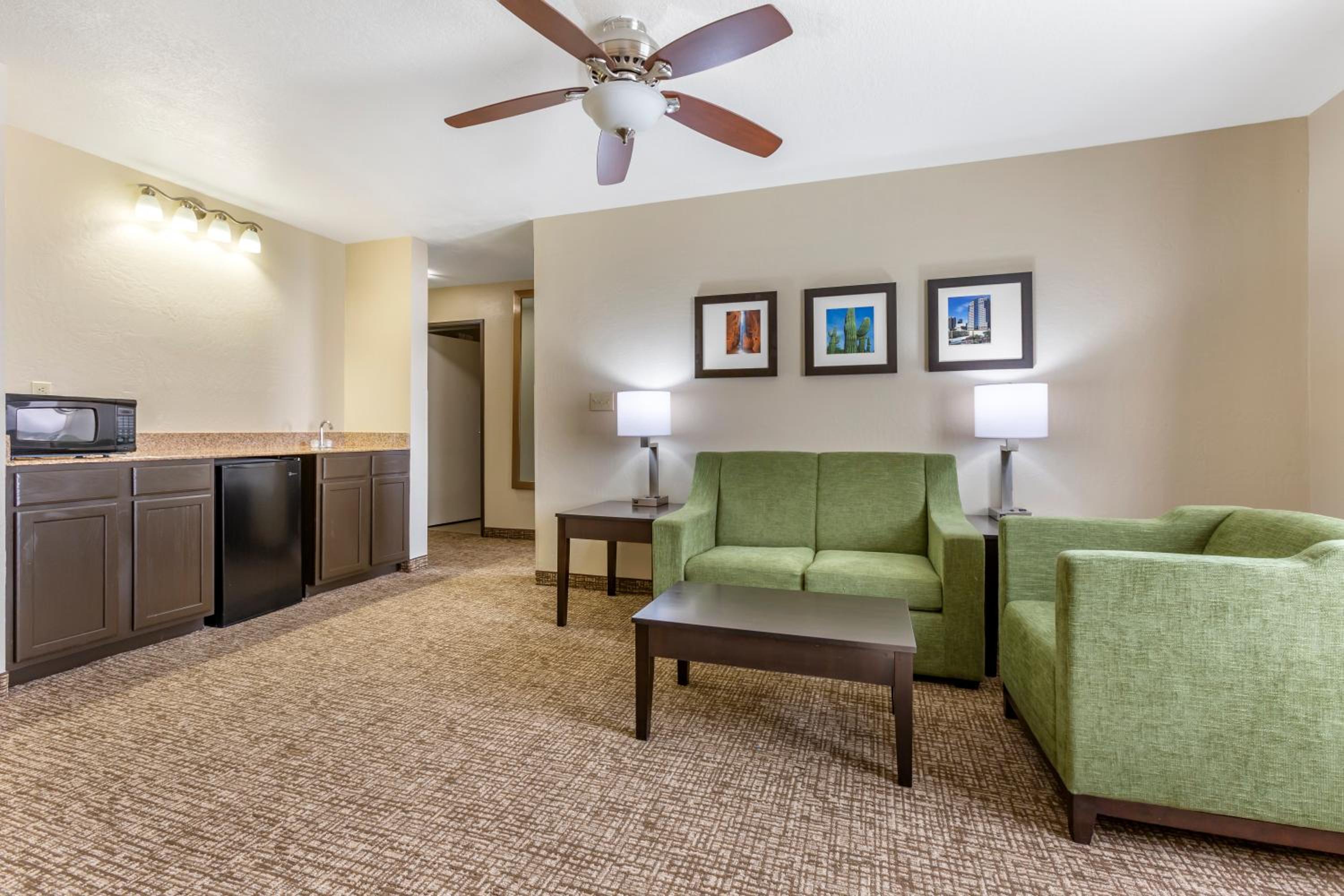 Superior King Suite with Living Room - Non-Smoking - Photo 2