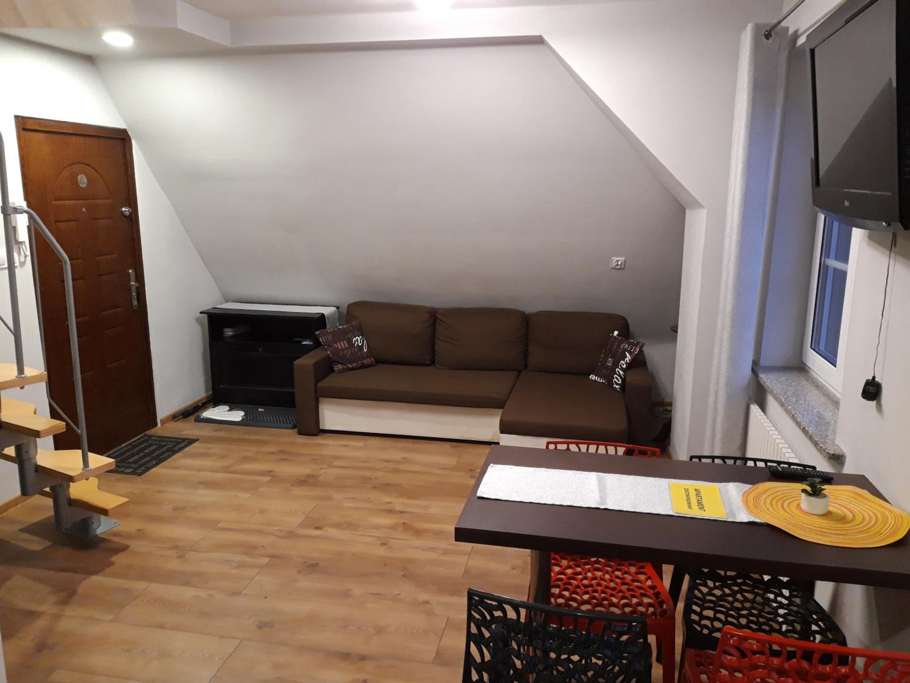 Apartment - Split Level - Photo 8