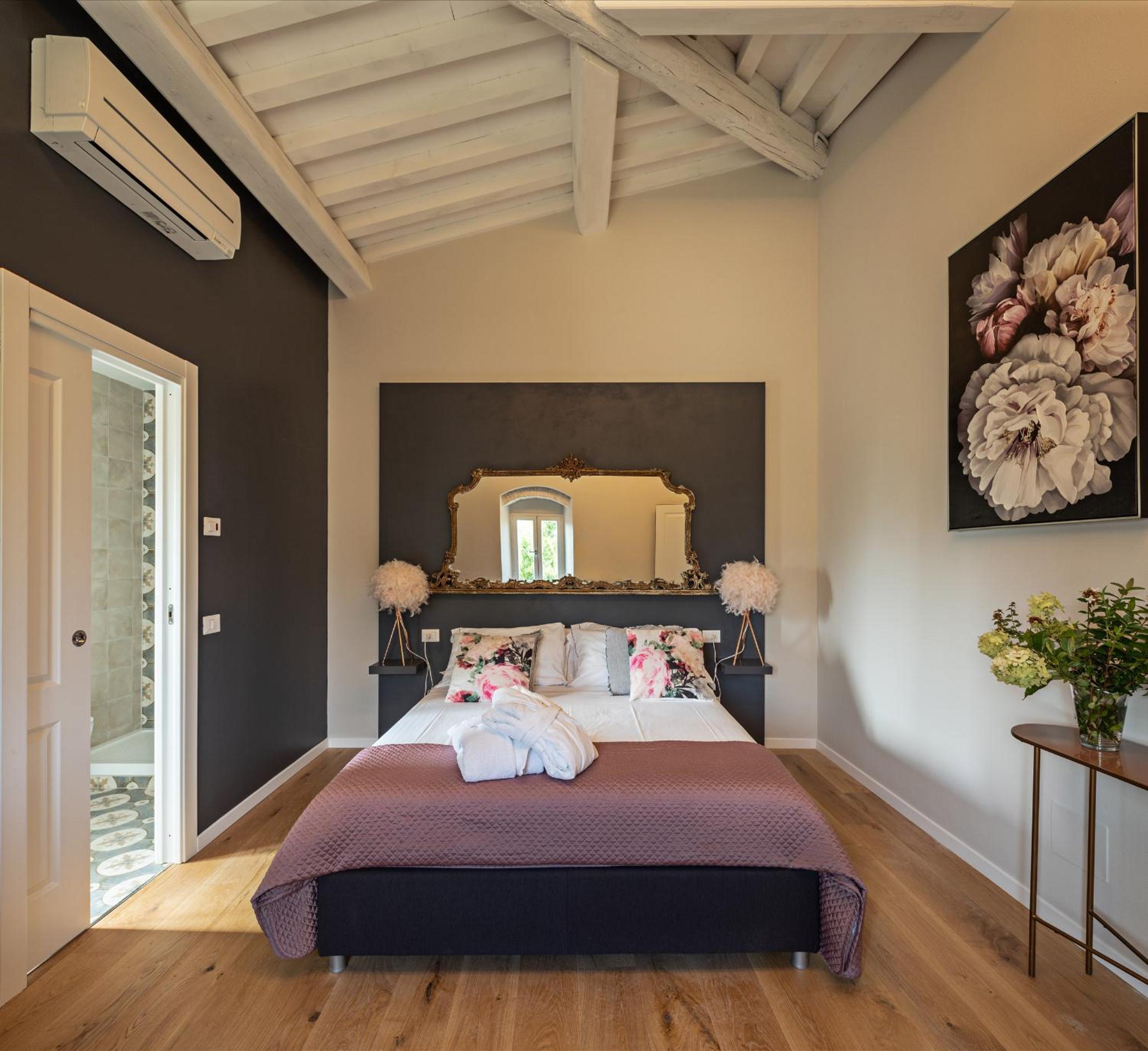 Deluxe Room - Photo 1